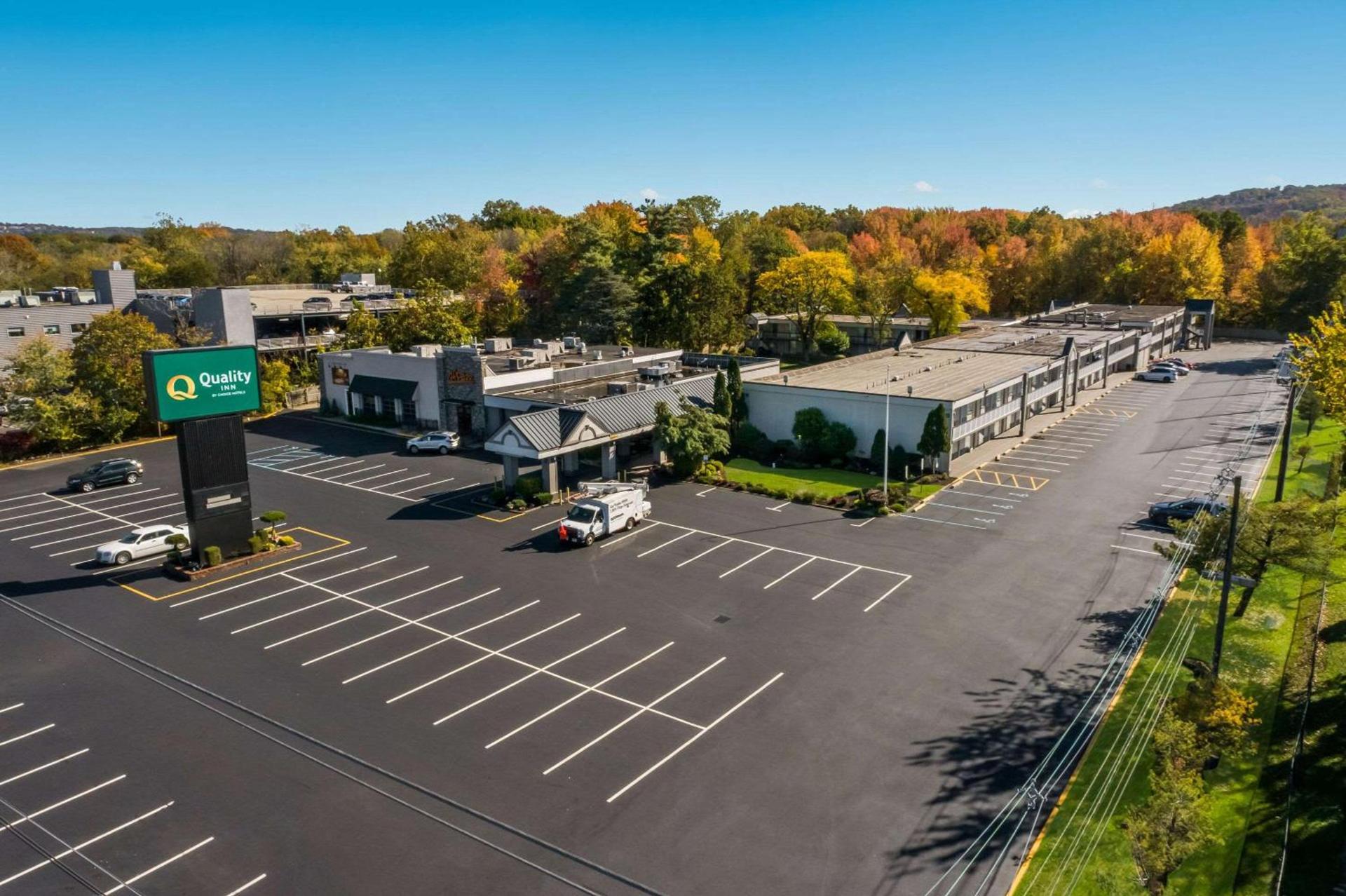 Quality Inn Wayne - Fairfield Area photo 2
