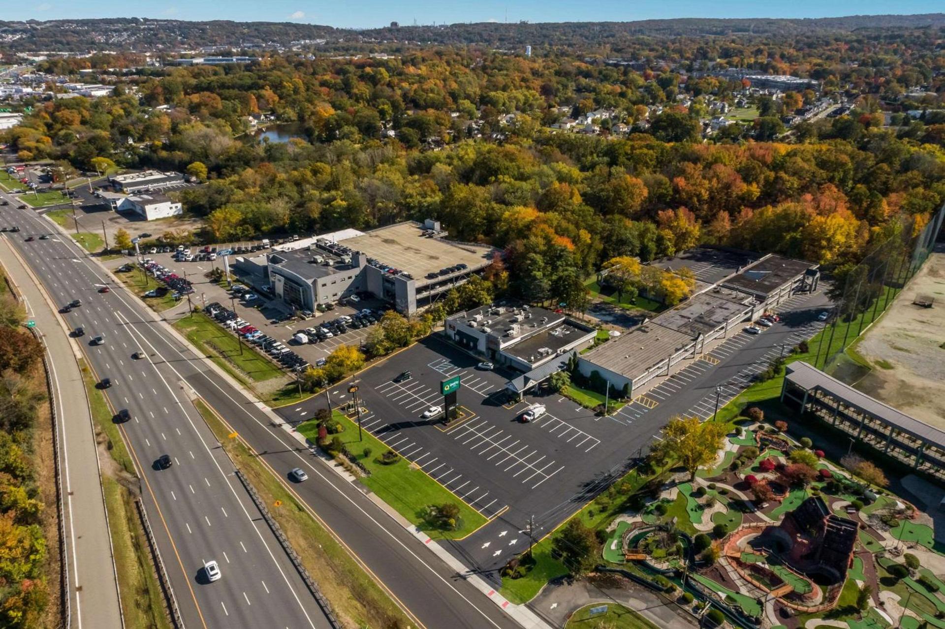 Quality Inn Wayne - Fairfield Area photo 4