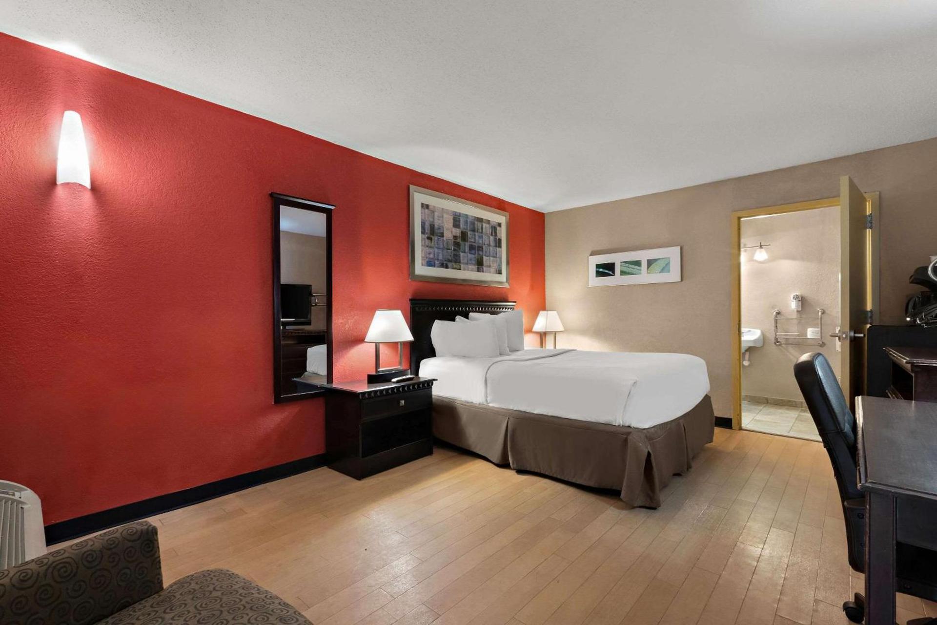 Quality Inn Wayne - Fairfield Area photo 8
