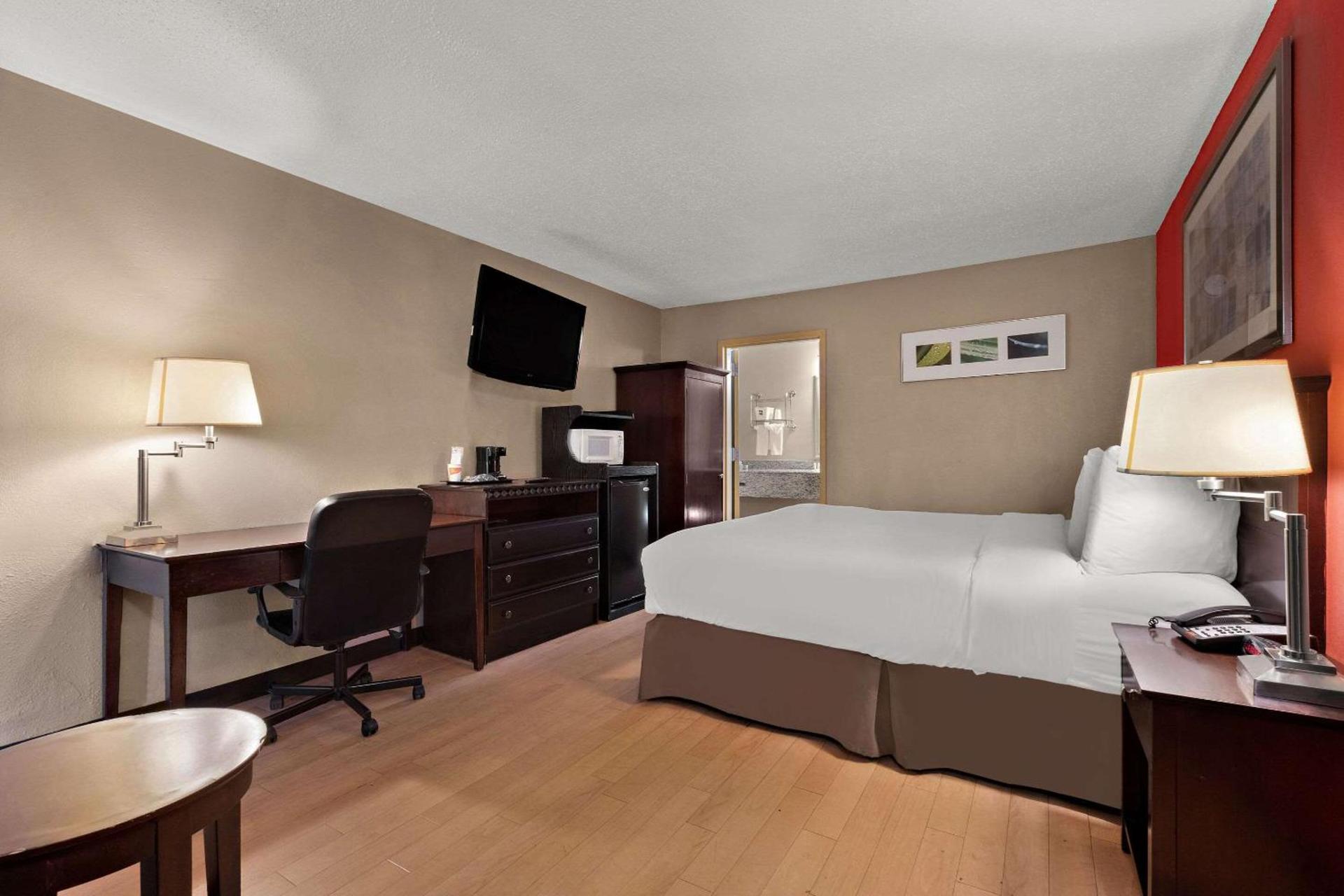 Quality Inn Wayne - Fairfield Area photo 12