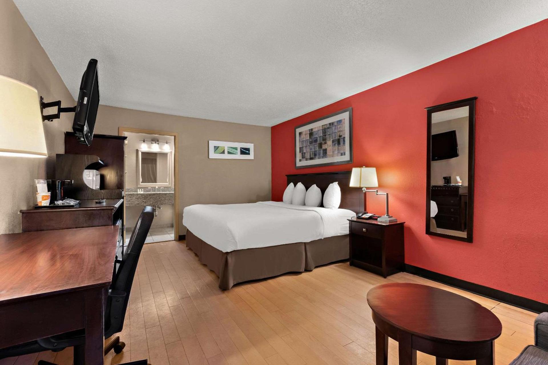 Quality Inn Wayne - Fairfield Area photo 11