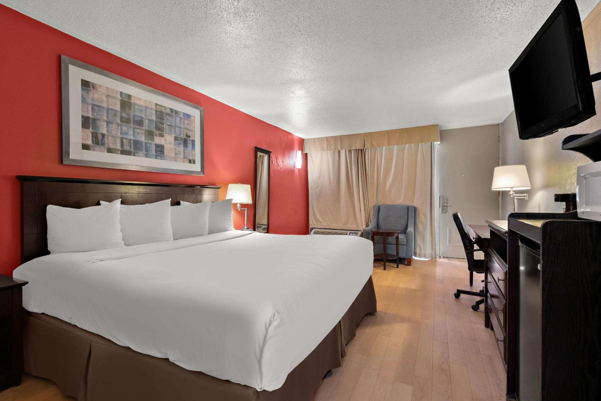 Quality Inn Wayne - Fairfield Area photo 13