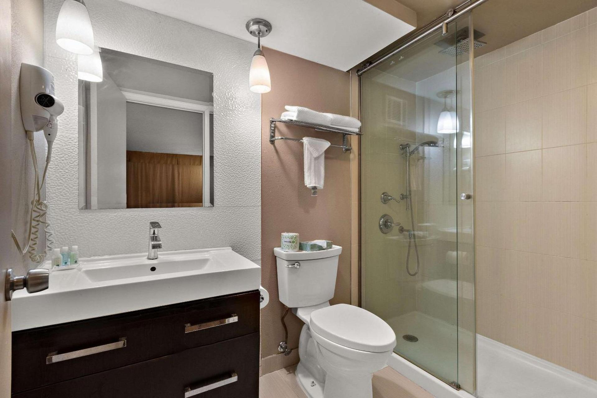 Quality Inn Wayne - Fairfield Area photo 19