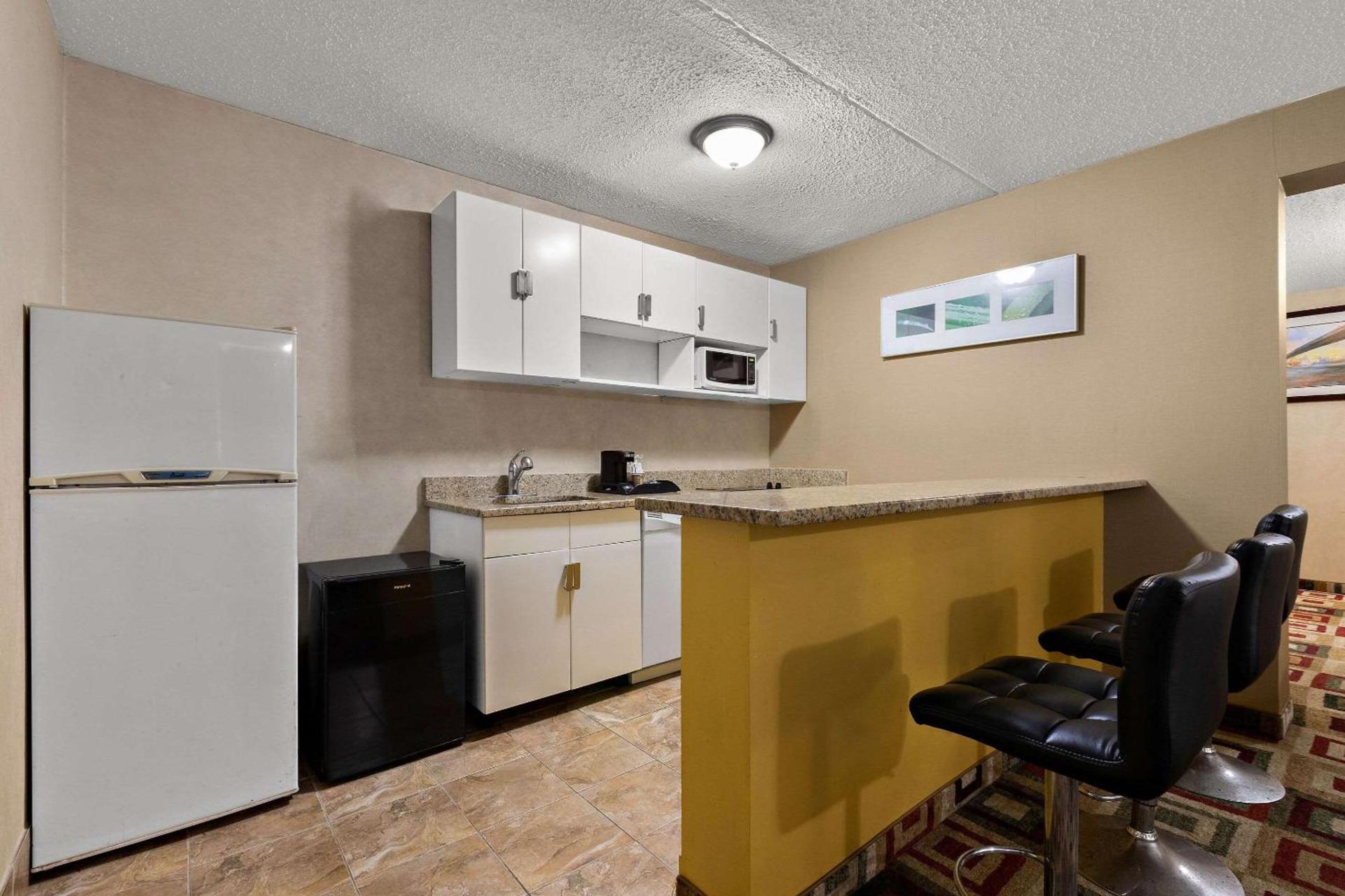 Quality Inn Wayne - Fairfield Area photo 27