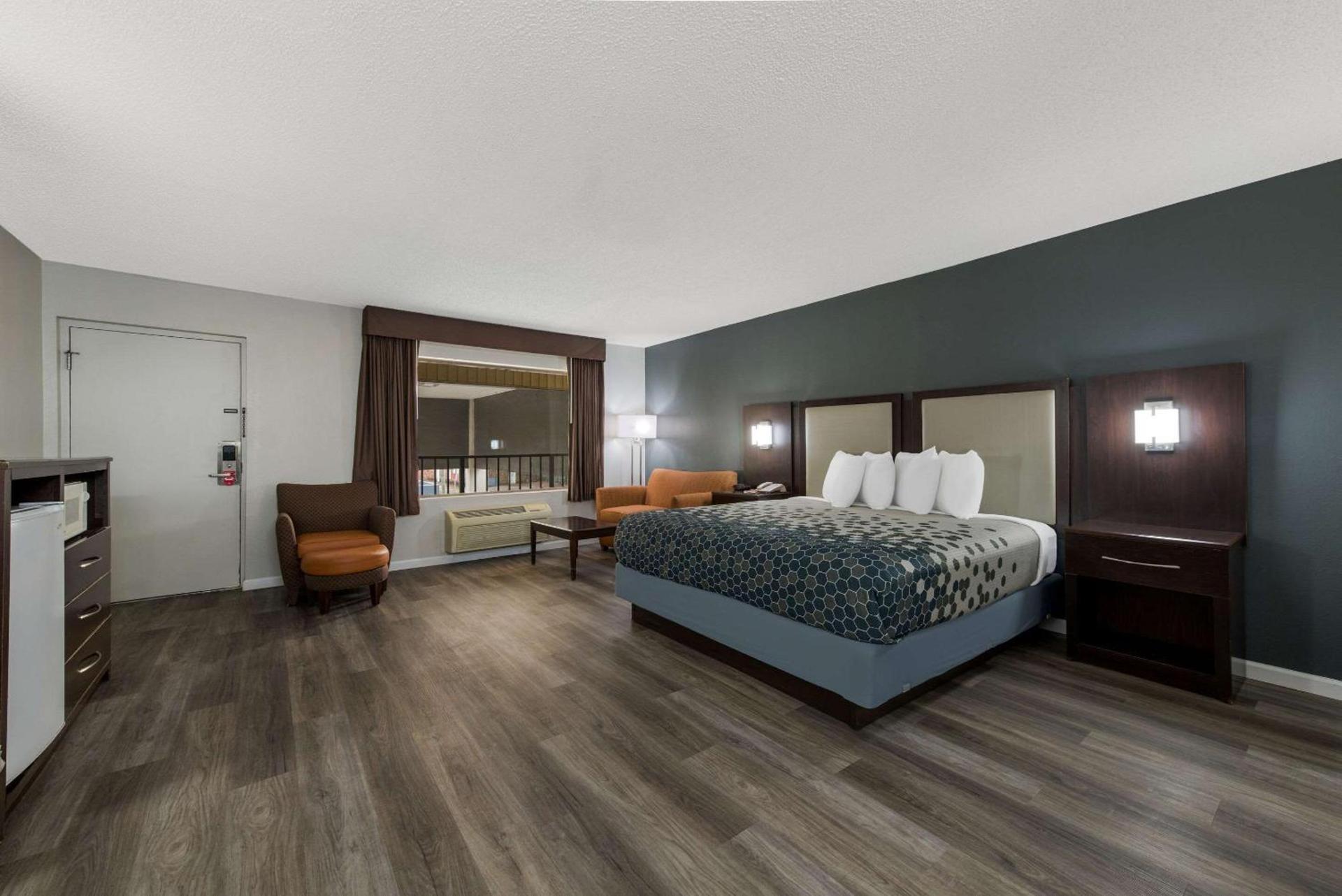 Econo Lodge Cheraw Market Street photo 14