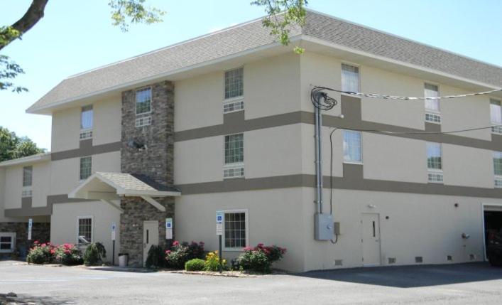 Gamble Farm Inn and Suites photo 1