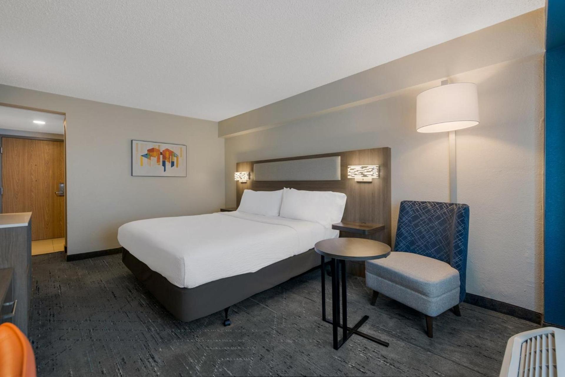Holiday Inn Express Hotels- Hampton by IHG photo 50
