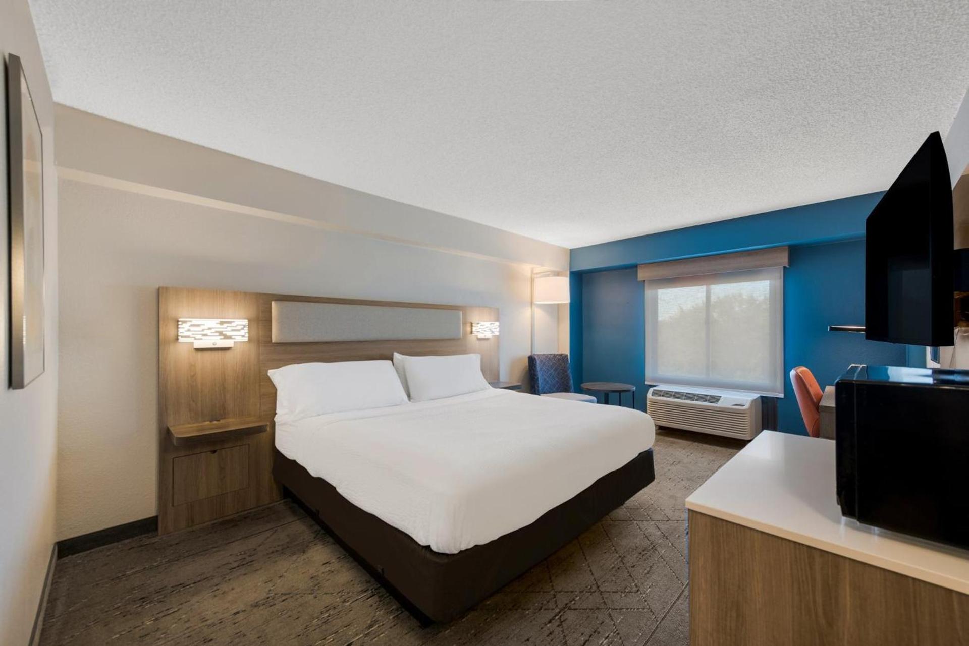 Holiday Inn Express Hotels- Hampton by IHG photo 64