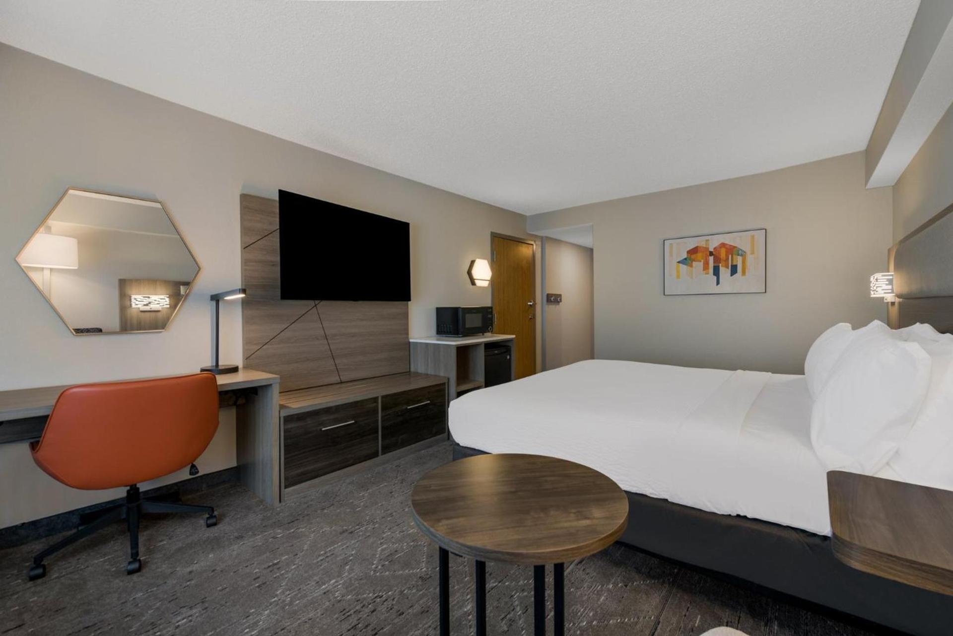 Holiday Inn Express Hotels- Hampton by IHG photo 71