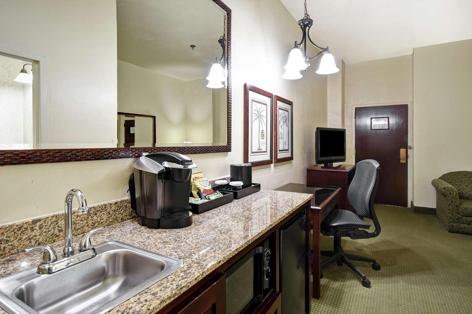Embassy Suites Charleston - Historic District photo 46