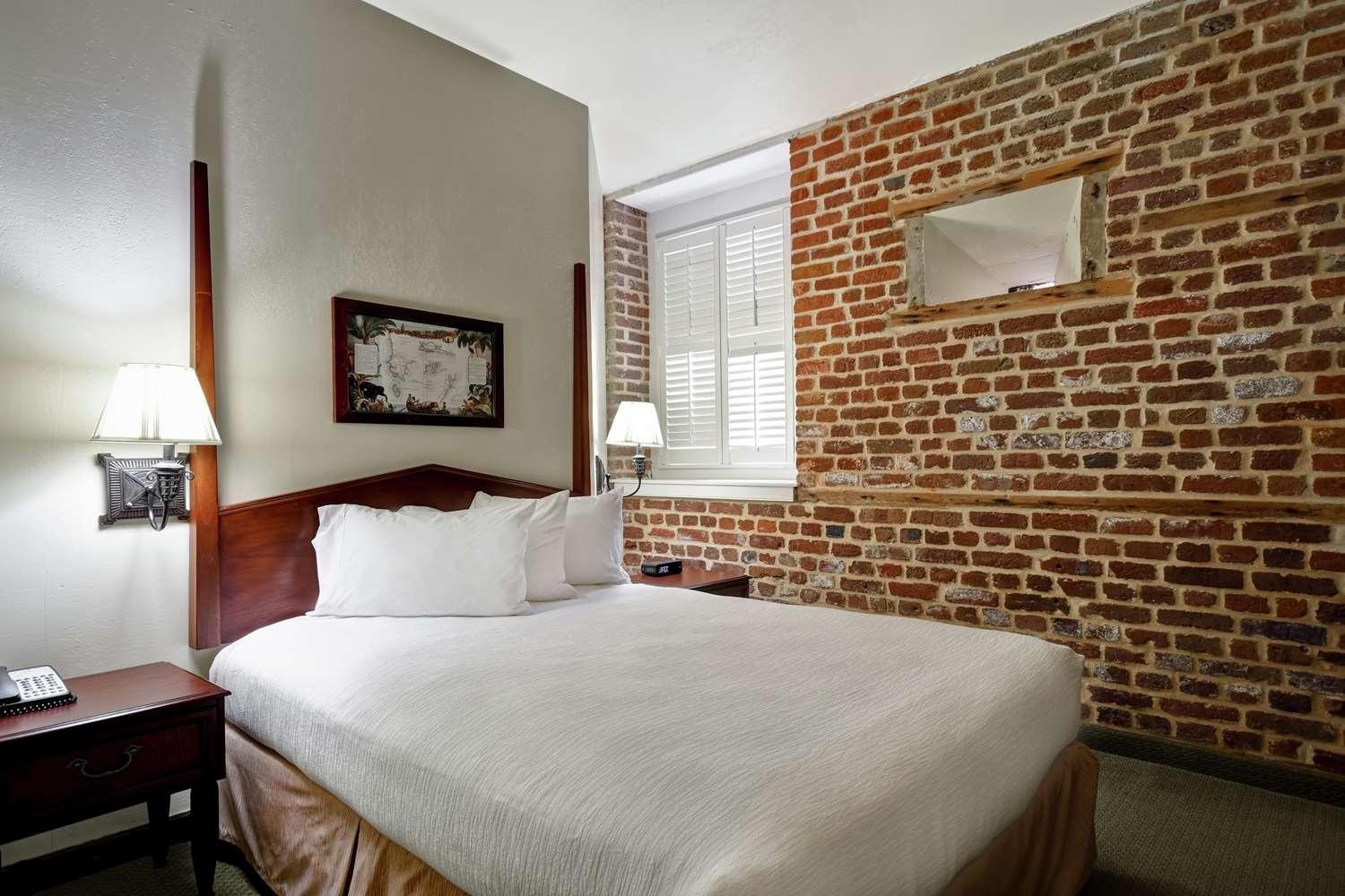 Embassy Suites Charleston - Historic District photo 54