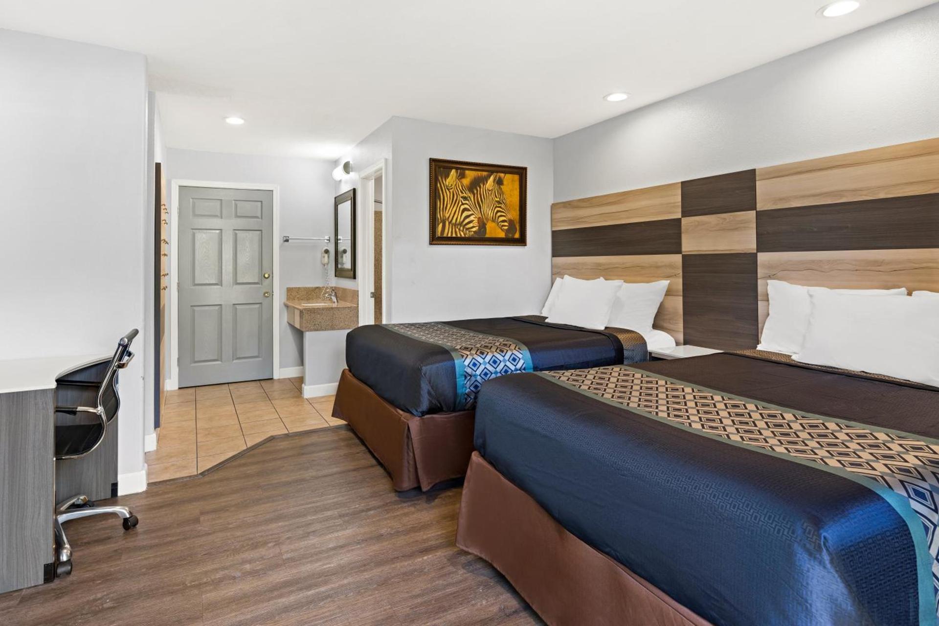 Bay Breeze Inn photo 27