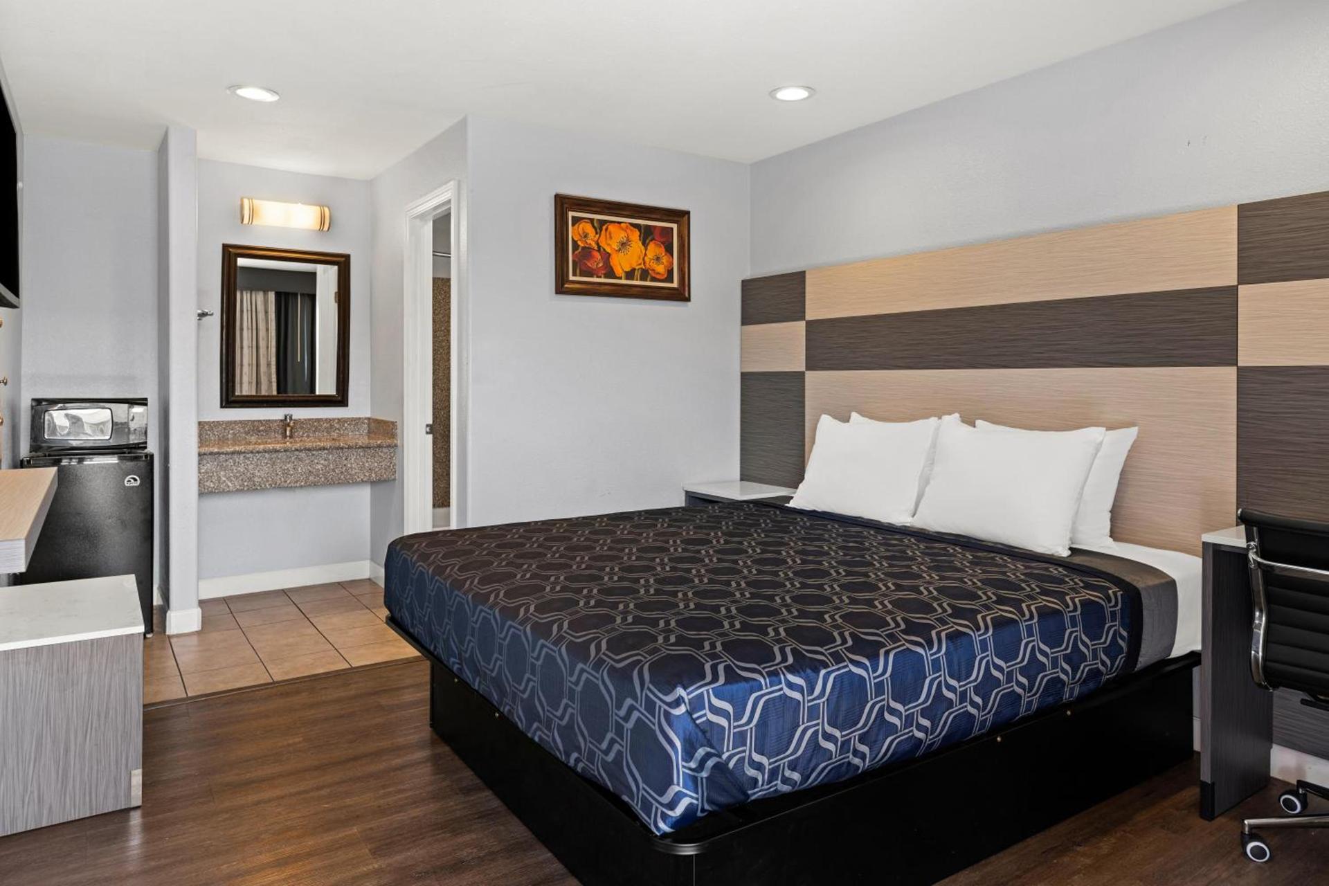 Bay Breeze Inn photo 33