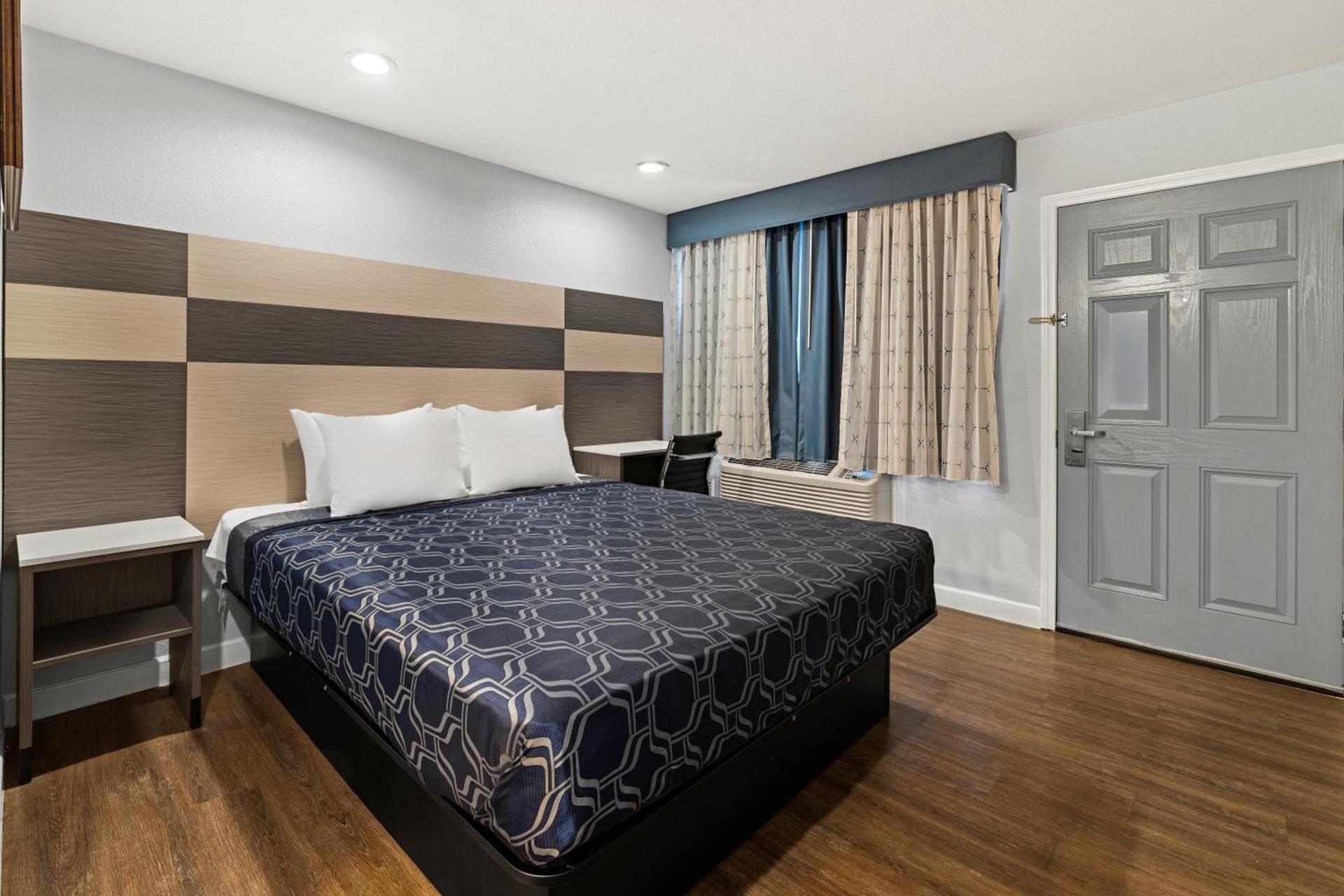 Bay Breeze Inn photo 4