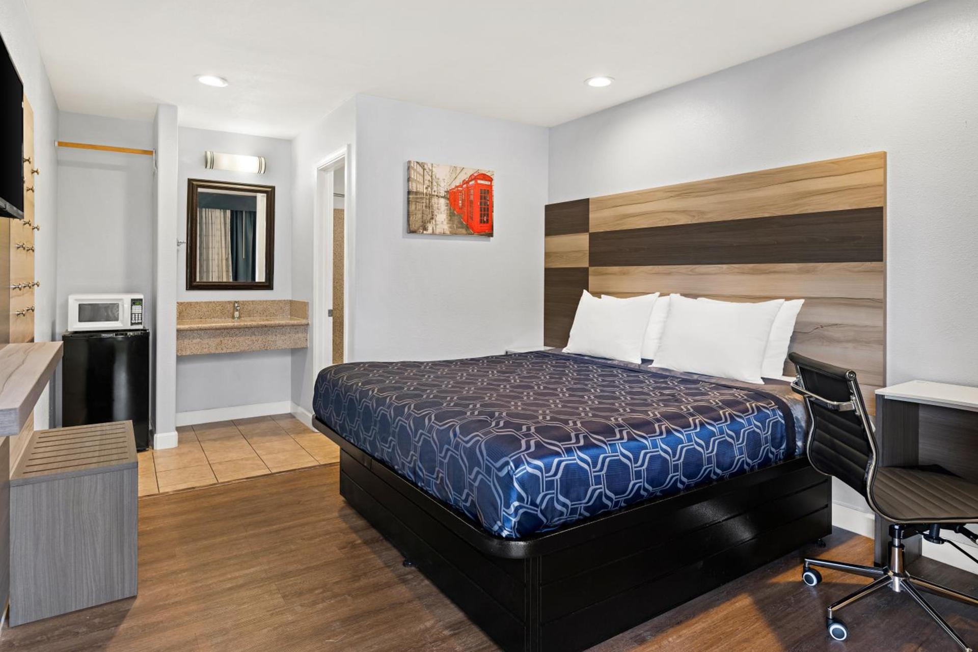 Bay Breeze Inn photo 25