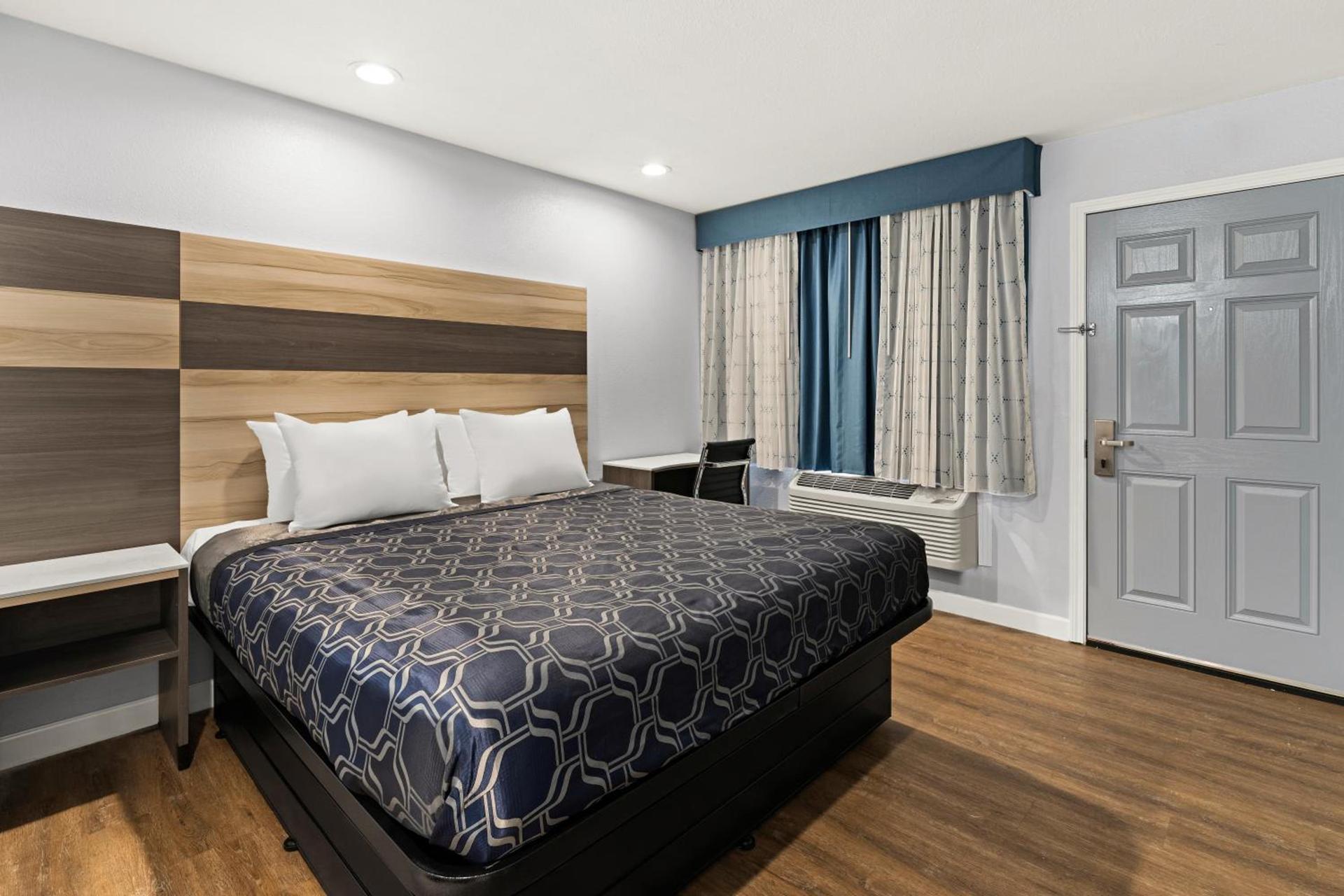 Bay Breeze Inn photo 7
