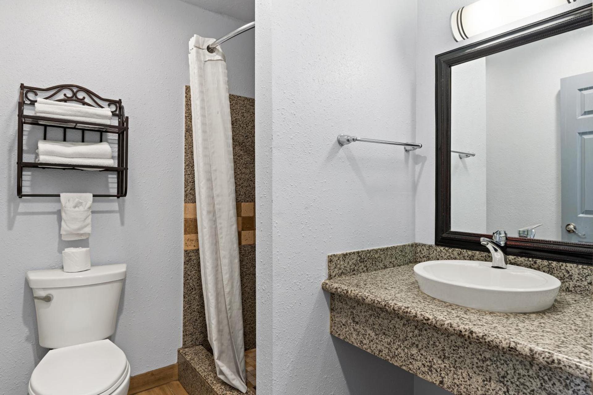 Bay Breeze Inn photo 10