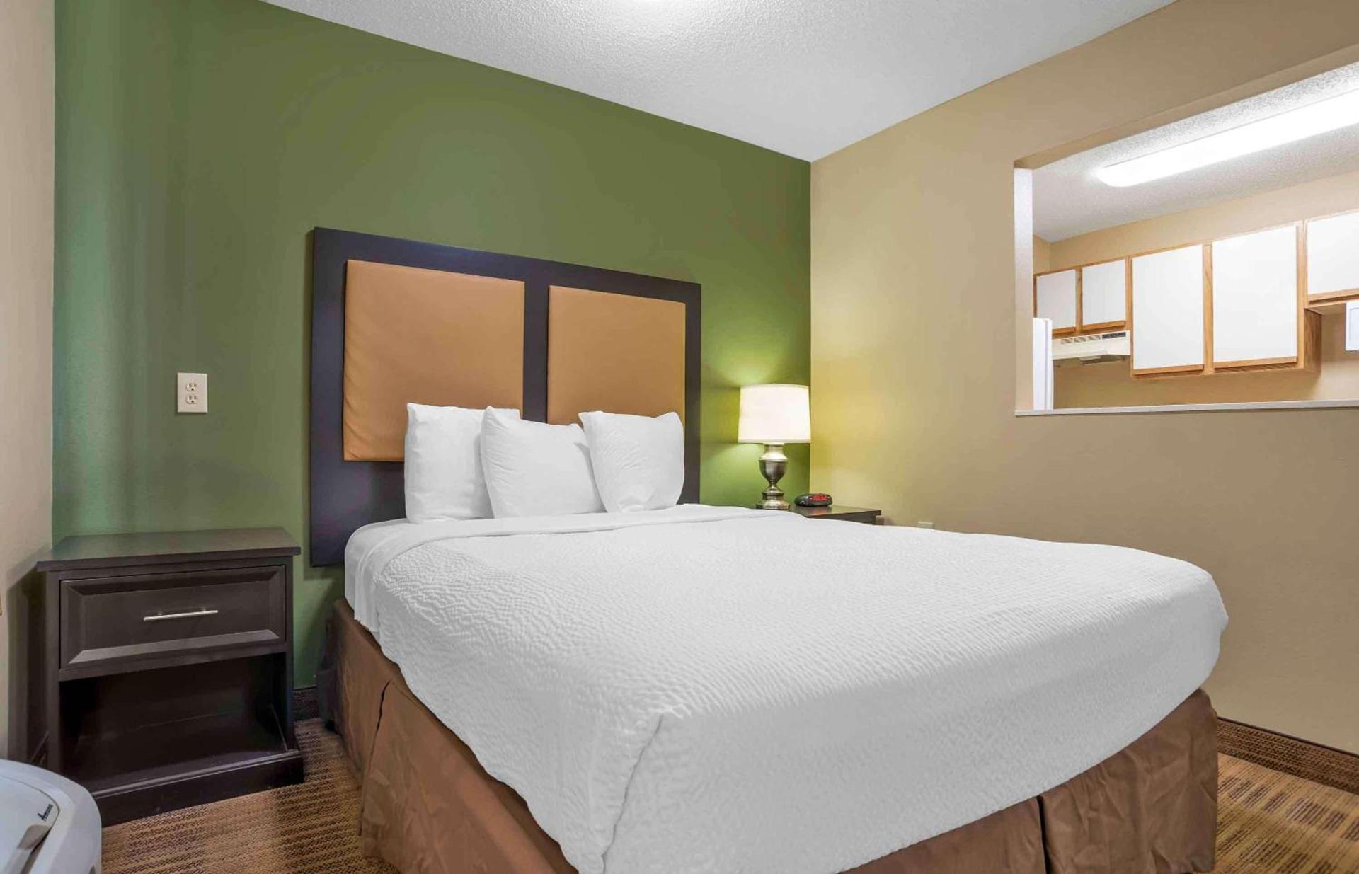 Extended Stay America Select Suites - Birmingham - Inverness photo 14