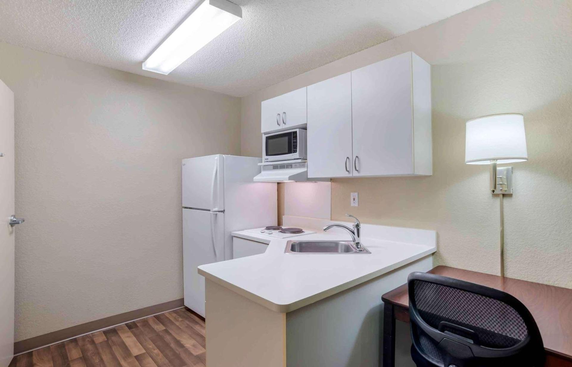 Studio 6 Extended Stay Huntsville, AL - US Space & Rocket Center photo 14