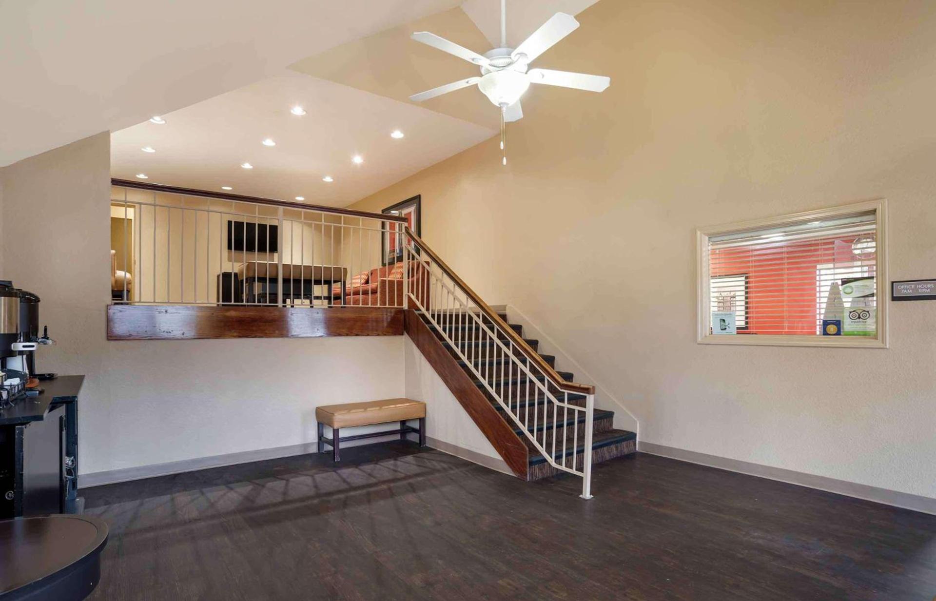Studio 6 Suites Jackson Ridgeland MS photo 5