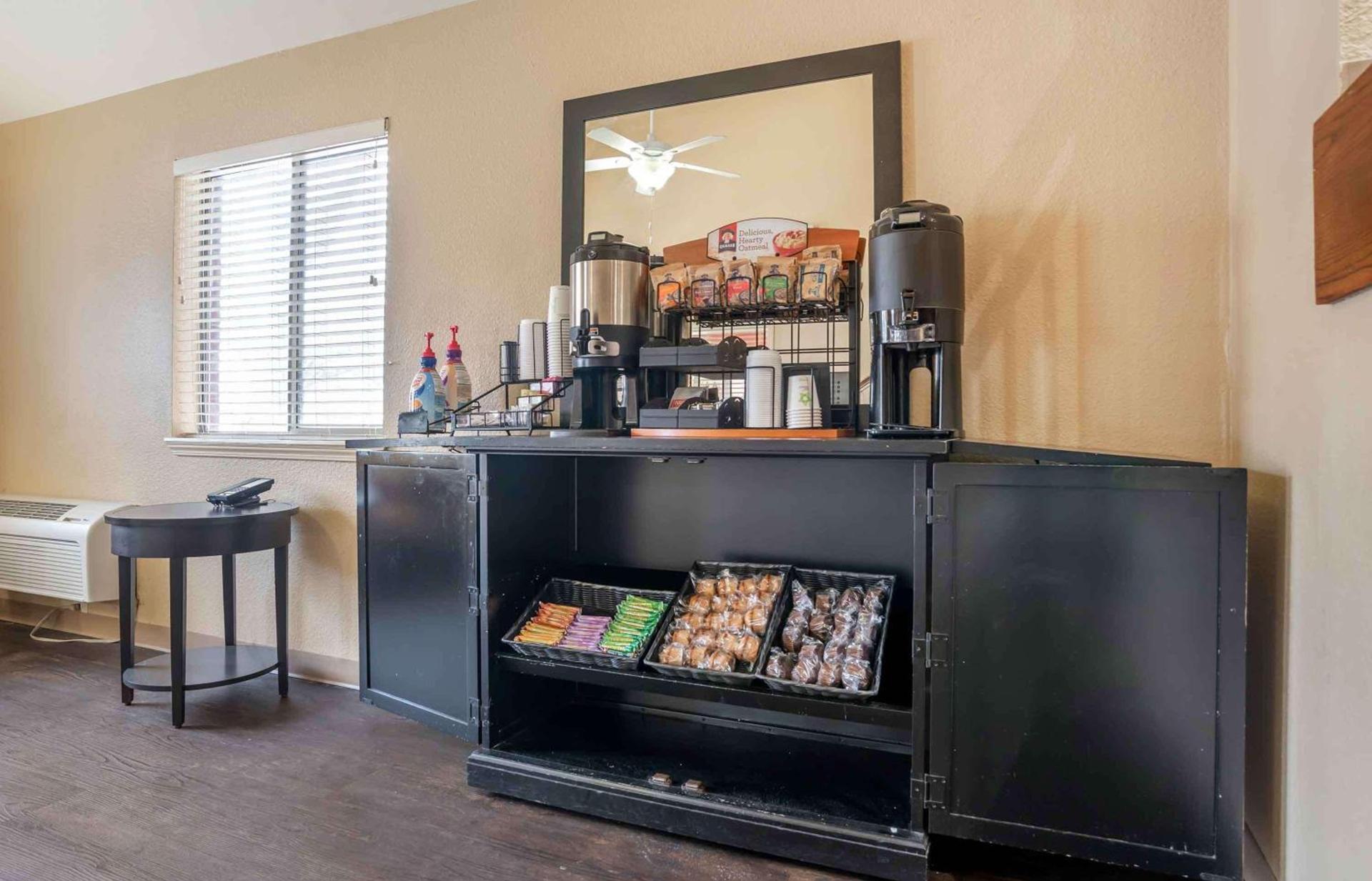 Studio 6 Suites Jackson Ridgeland MS photo 10