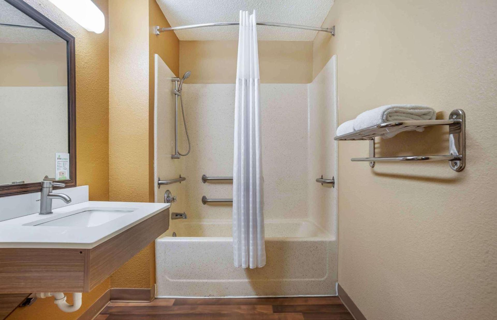 Studio 6 Suites Jackson Ridgeland MS photo 28