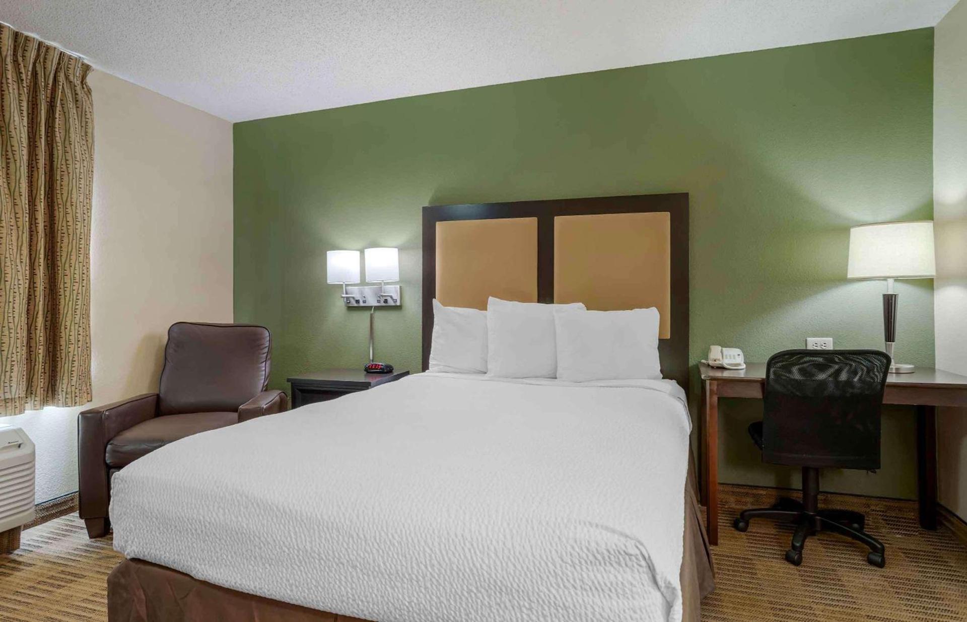 Extended Stay America Suites - Houston - I-10 West - CityCentre photo 13