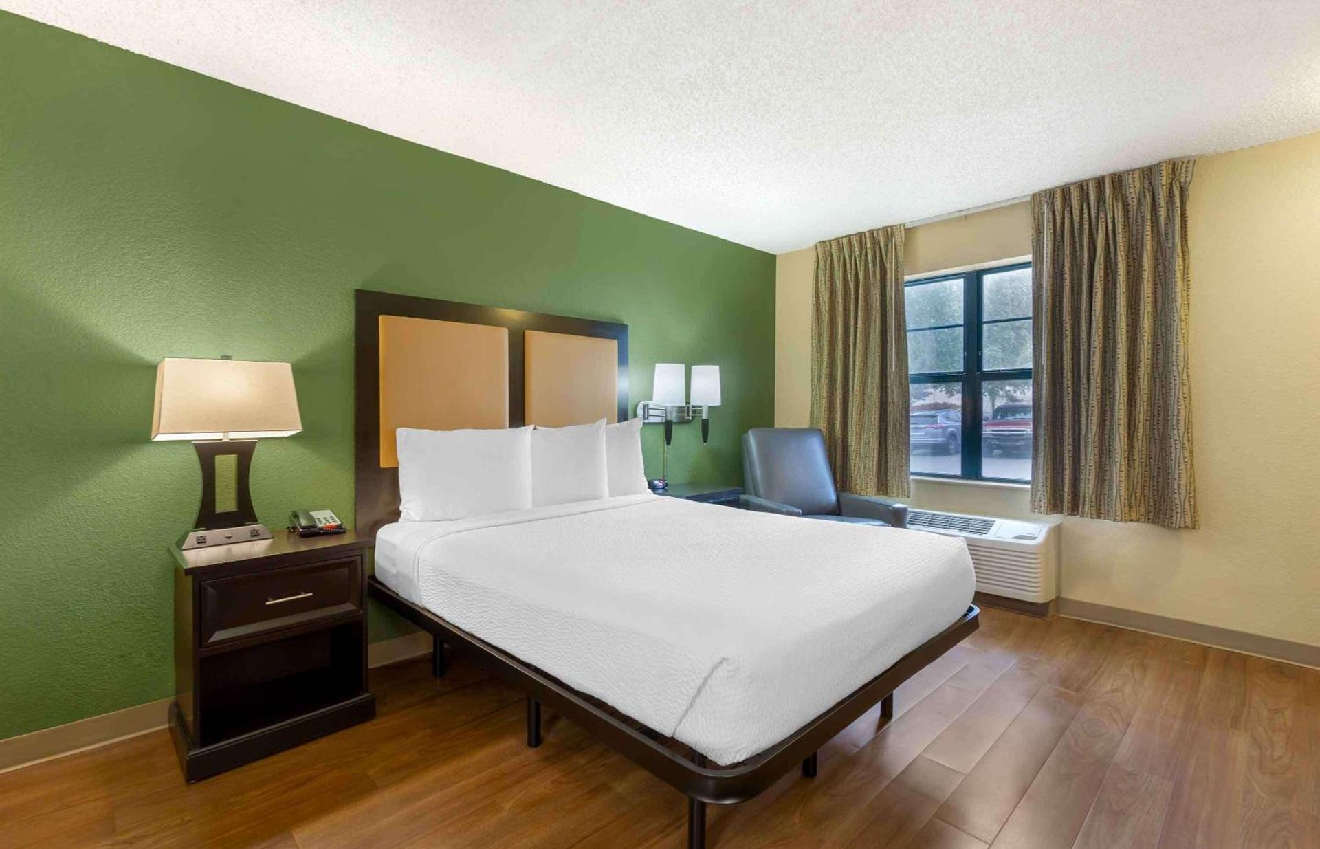 Studio 6 Suites Seattle Kent WA photo 11