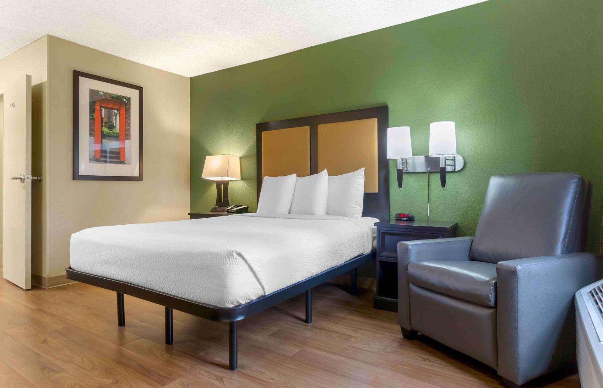 Studio 6 Suites Seattle Kent WA photo 12