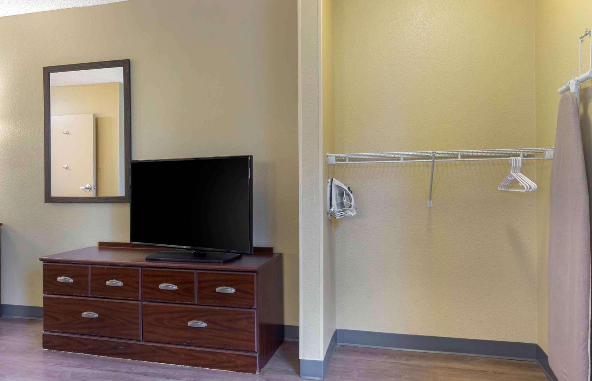 Studio 6 Suites Seattle Kent WA photo 17
