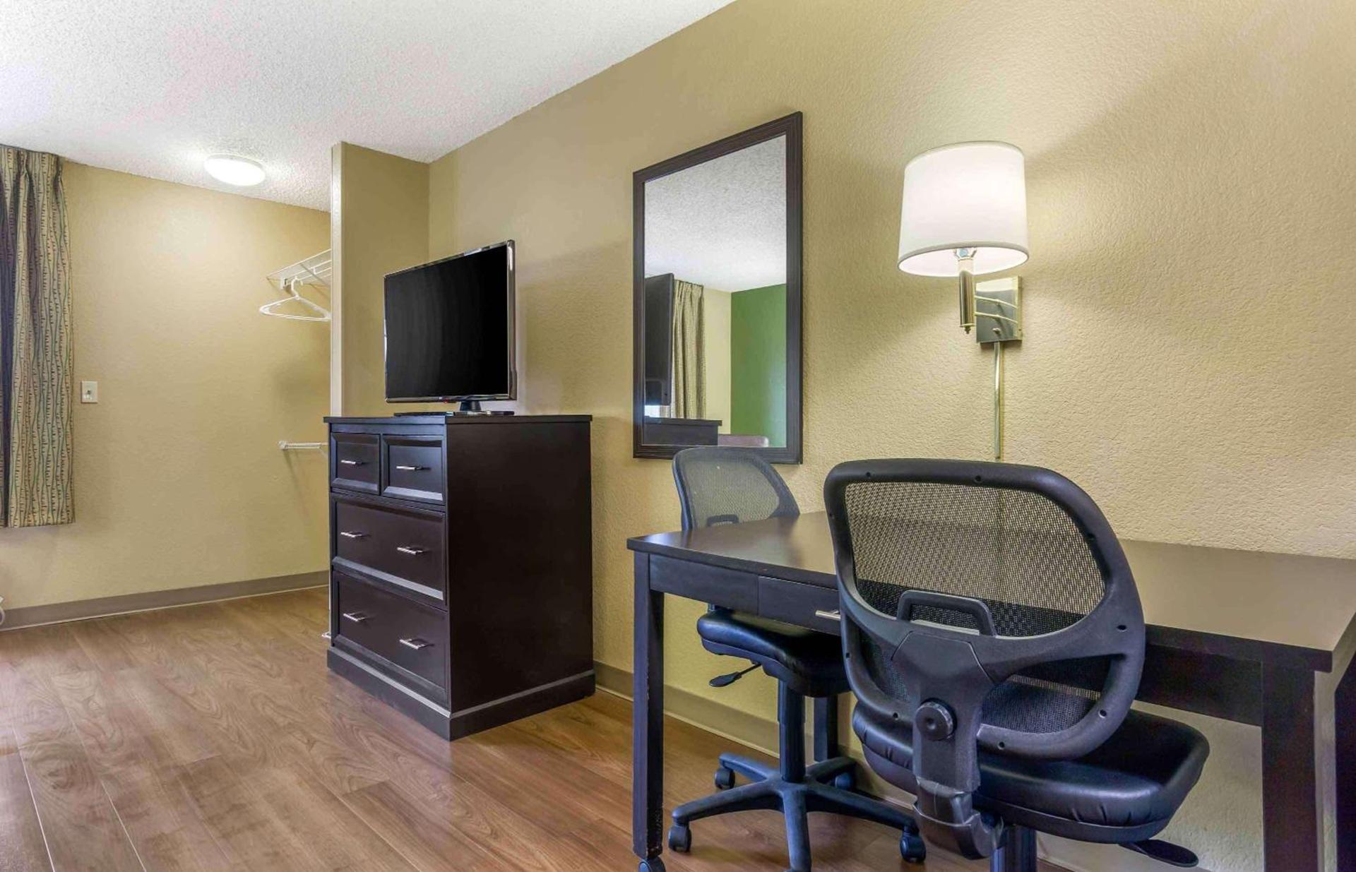 Studio 6 Suites Seattle Kent WA photo 21