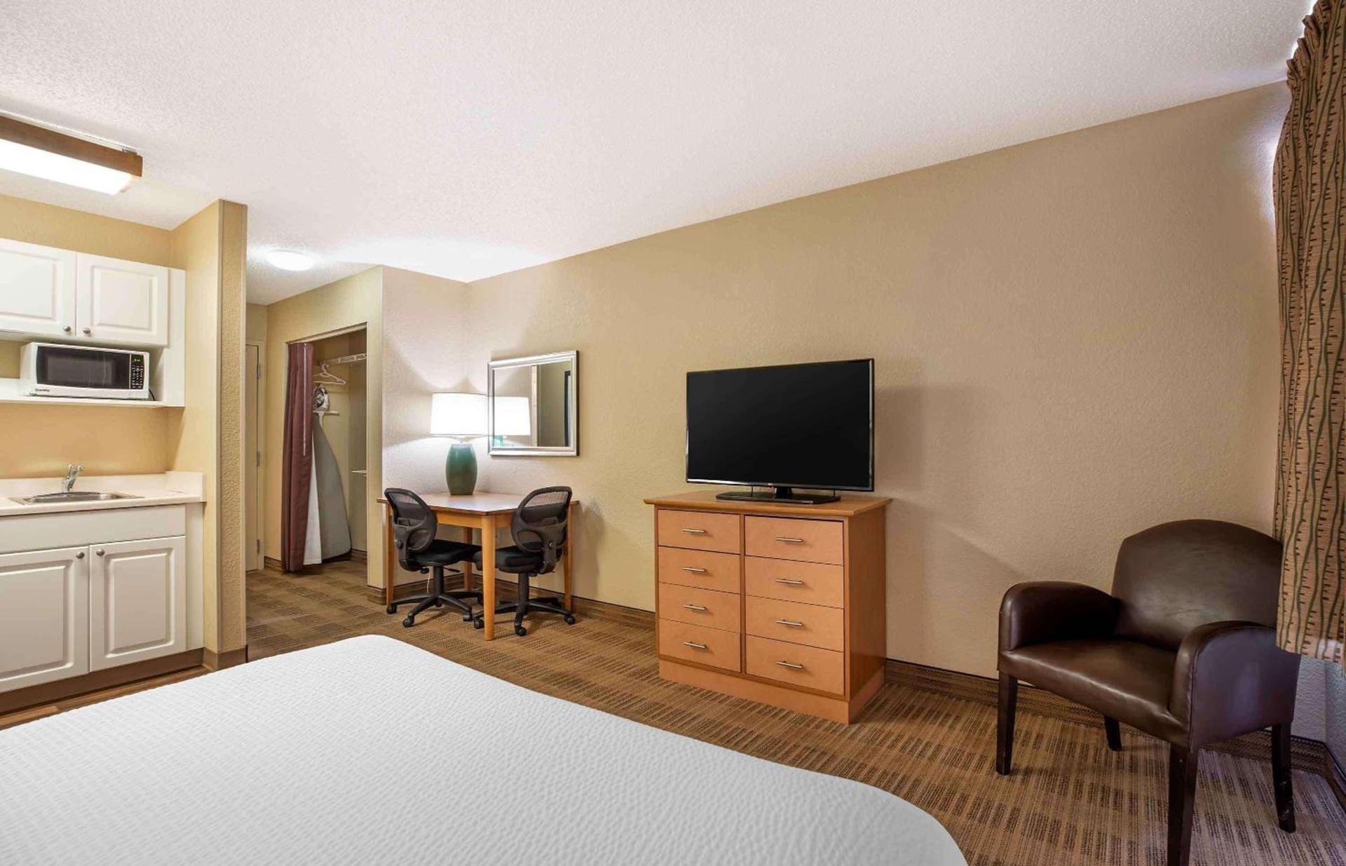 Extended Stay America Select Suites - Denver - Tech Center South photo 11