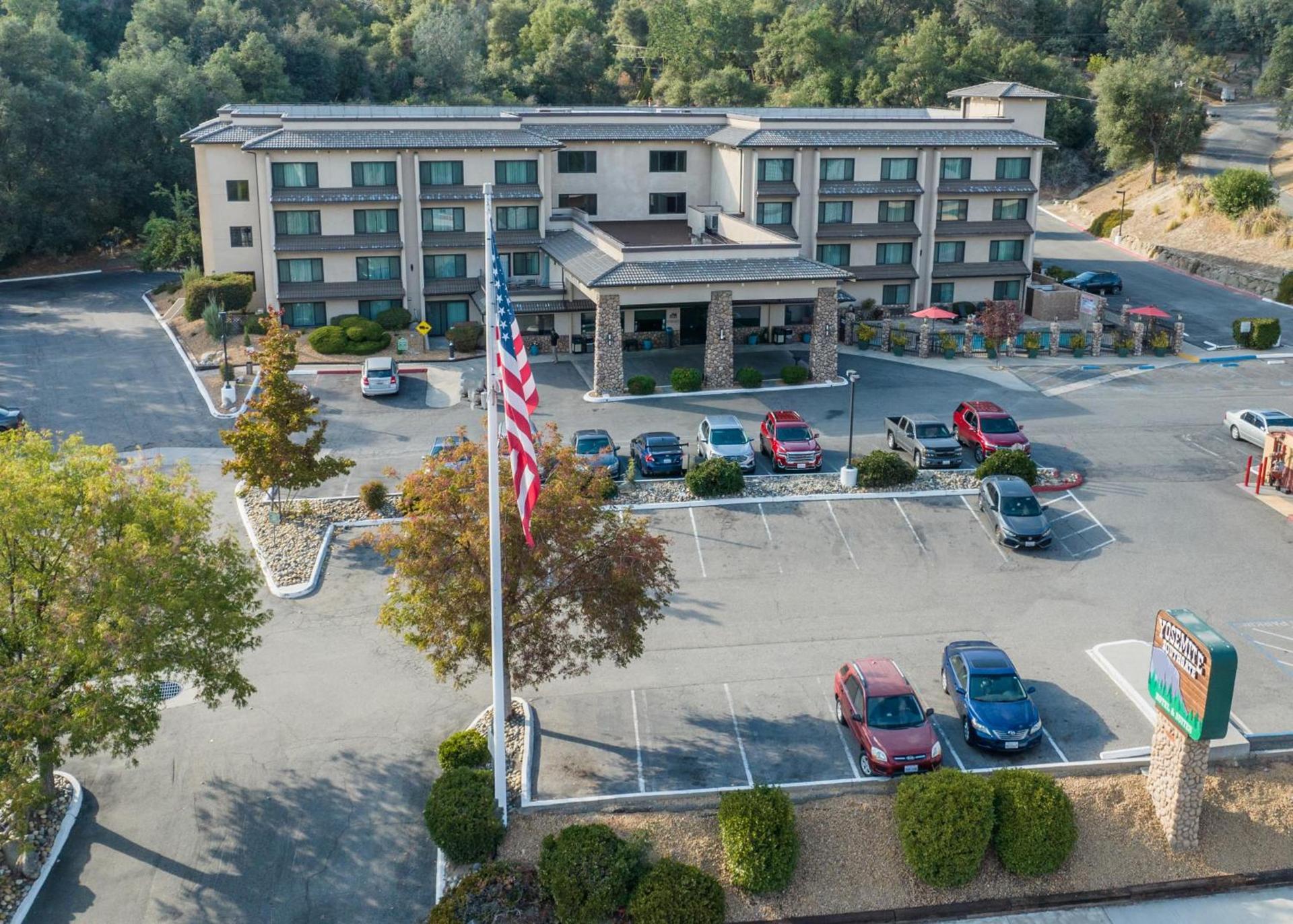 Yosemite Southgate Hotel & Suites photo 6