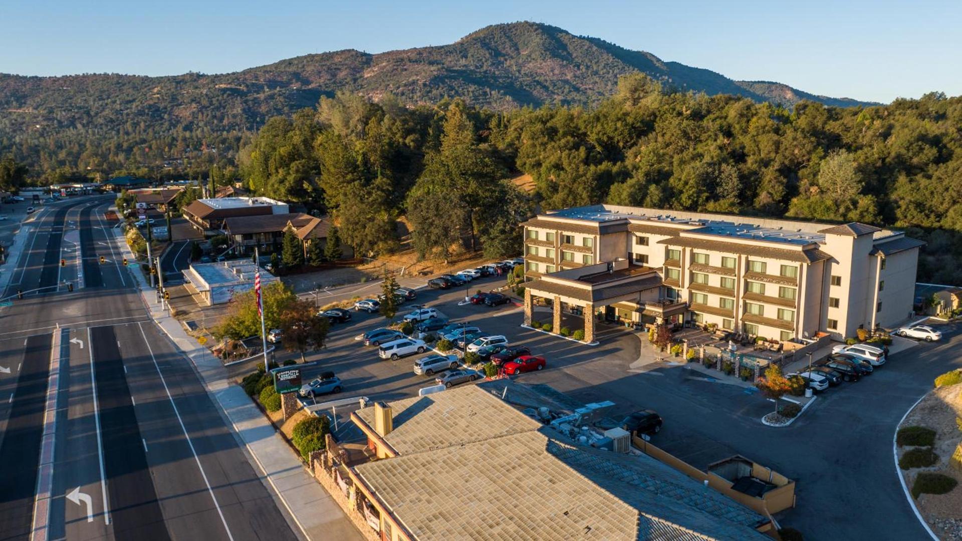 Yosemite Southgate Hotel & Suites photo 5