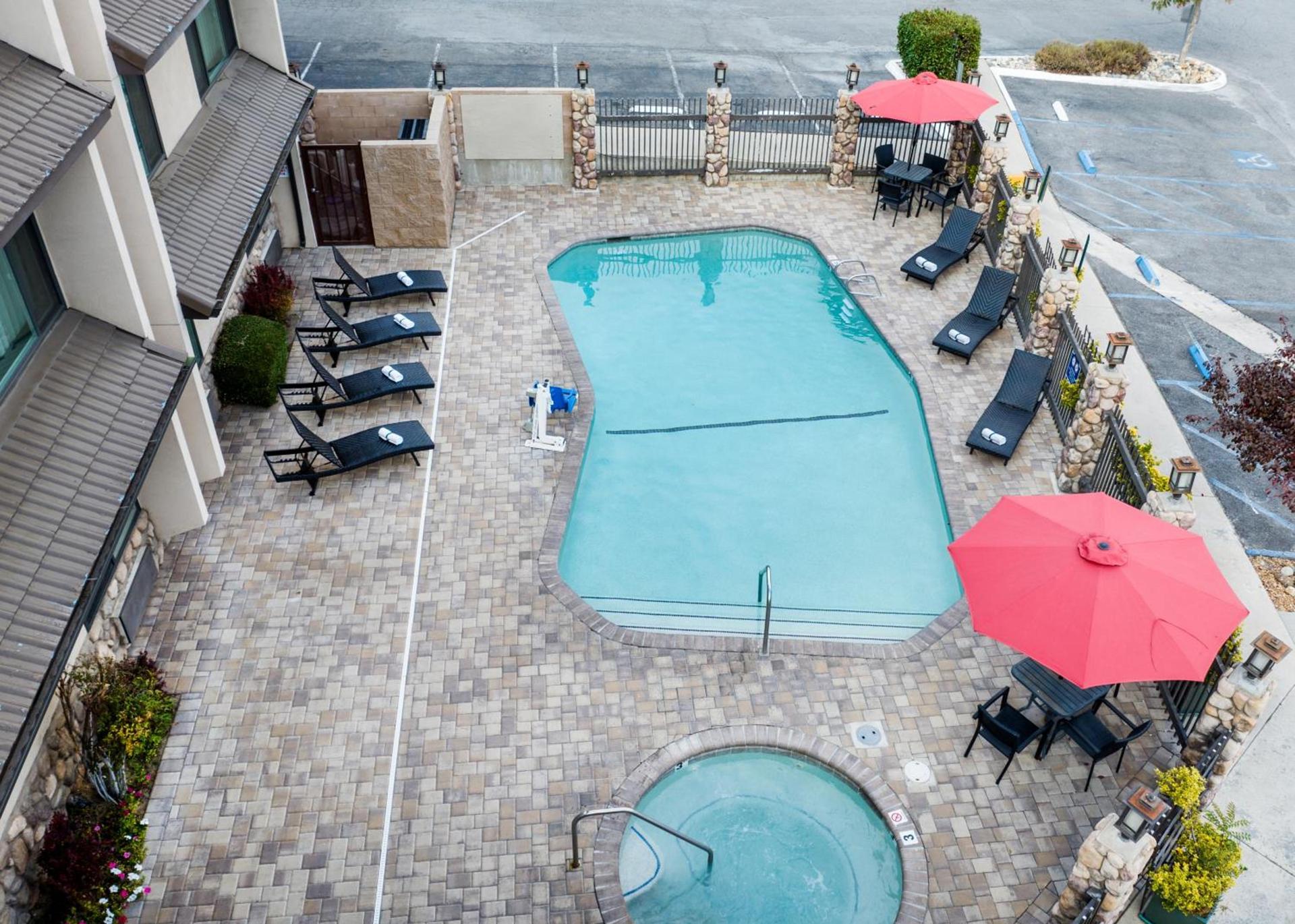 Yosemite Southgate Hotel & Suites photo 12
