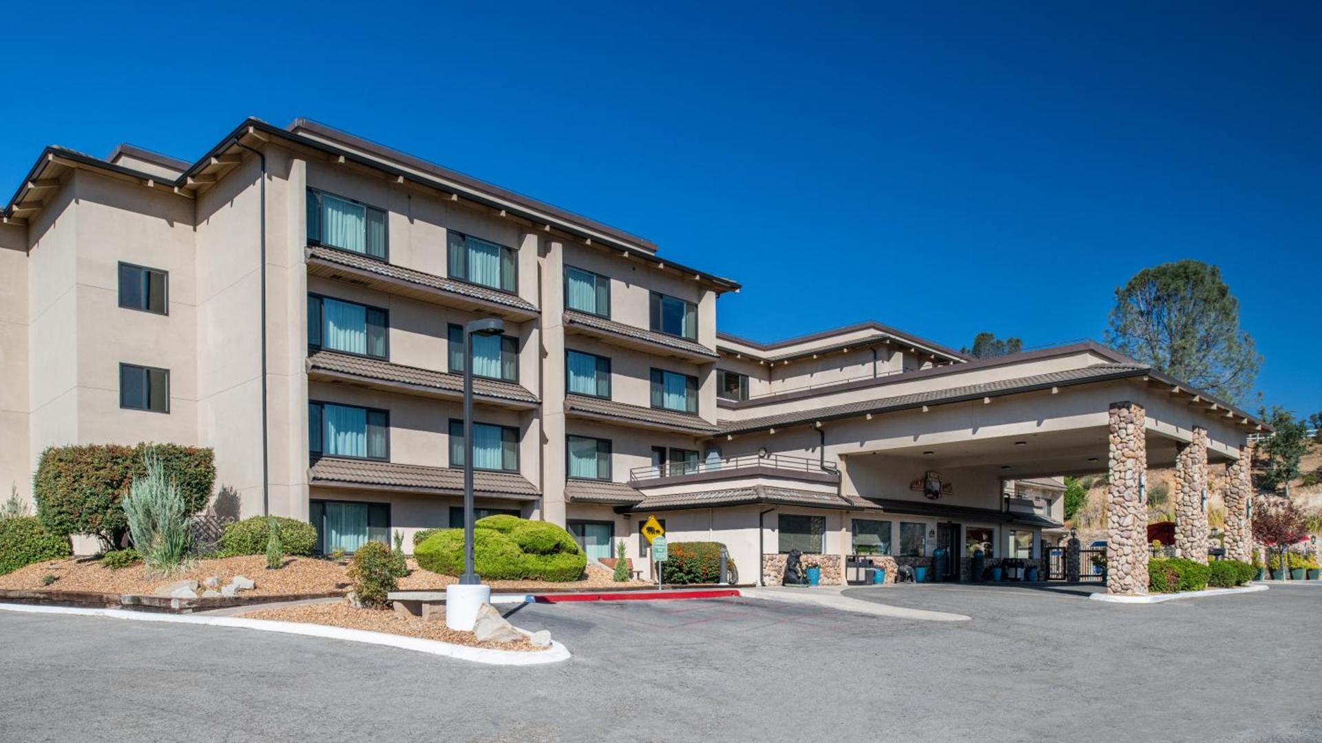 Yosemite Southgate Hotel & Suites photo 9