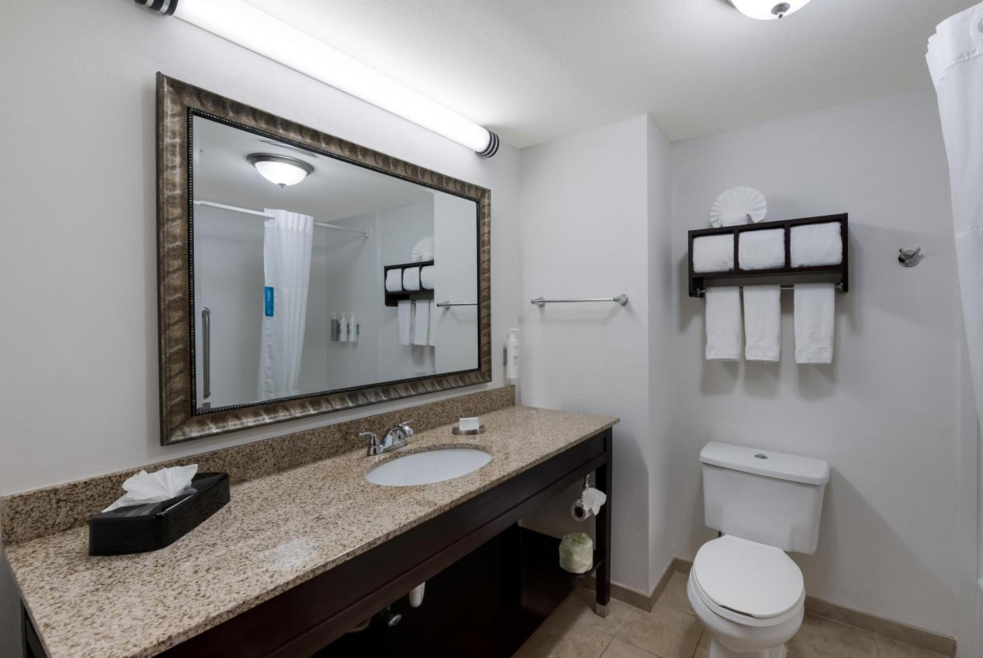 Hampton Inn Marshall photo 43