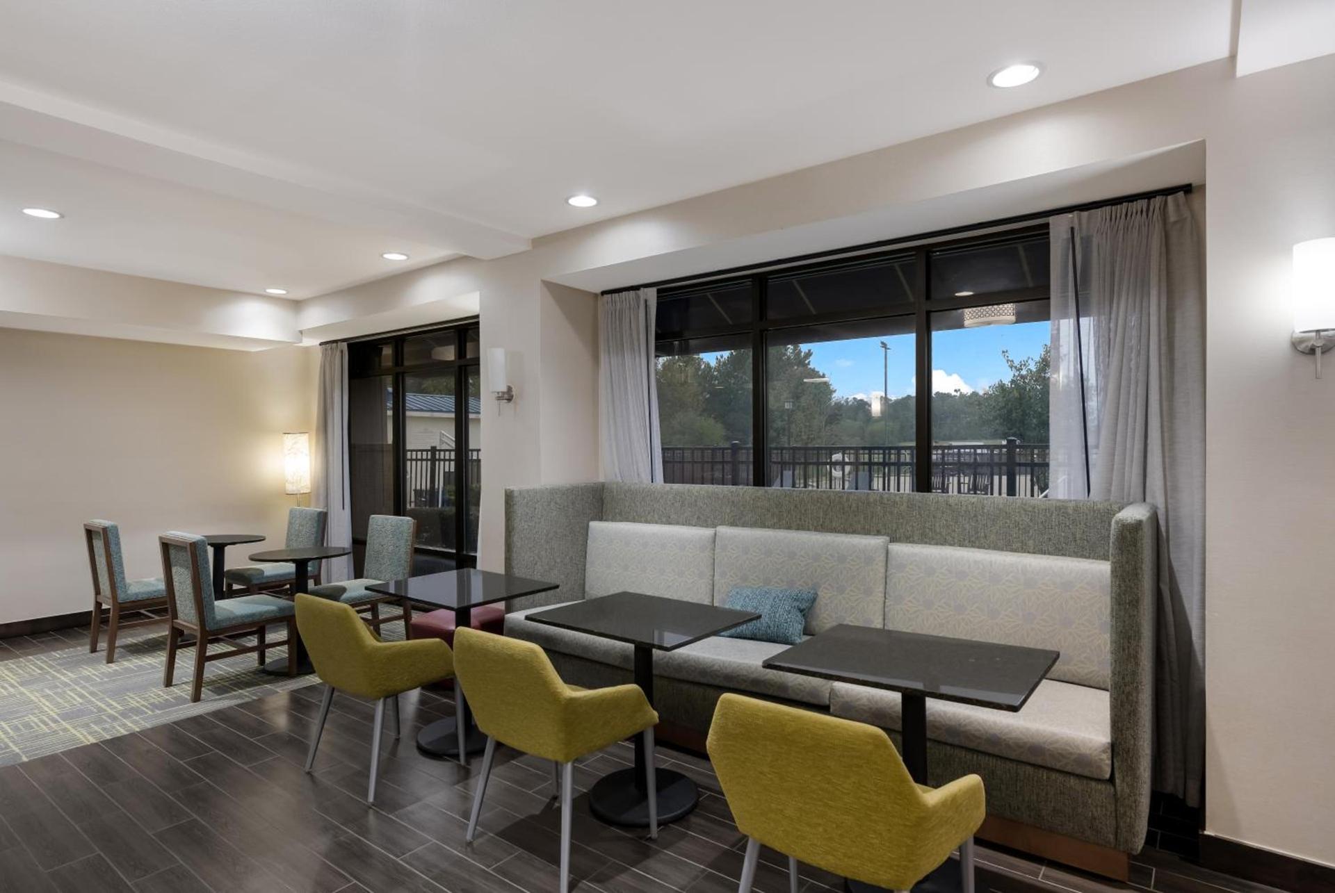 Hampton Inn Marshall photo 45