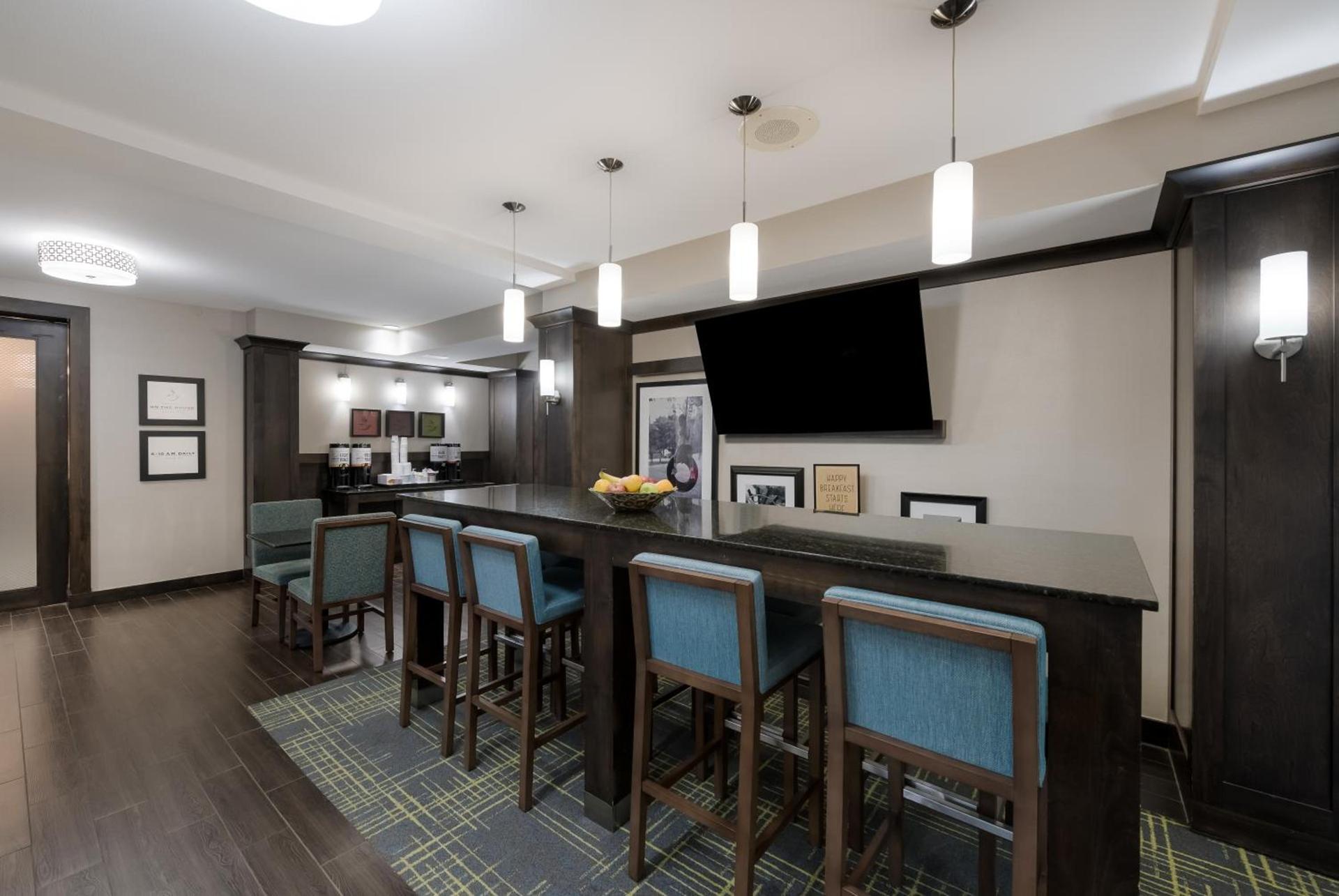 Hampton Inn Marshall photo 44