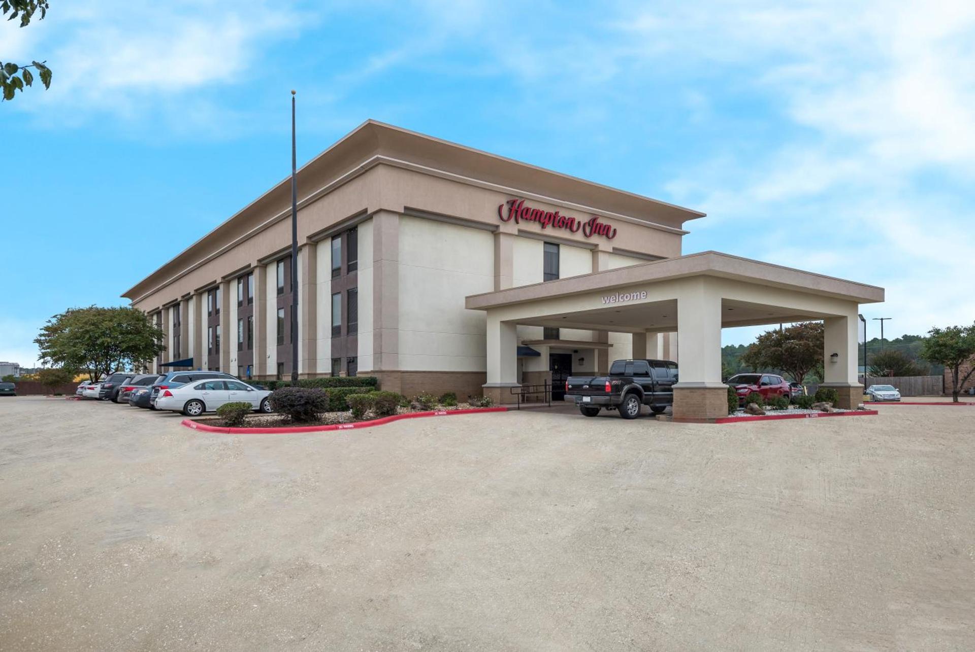 Hampton Inn Marshall photo 51