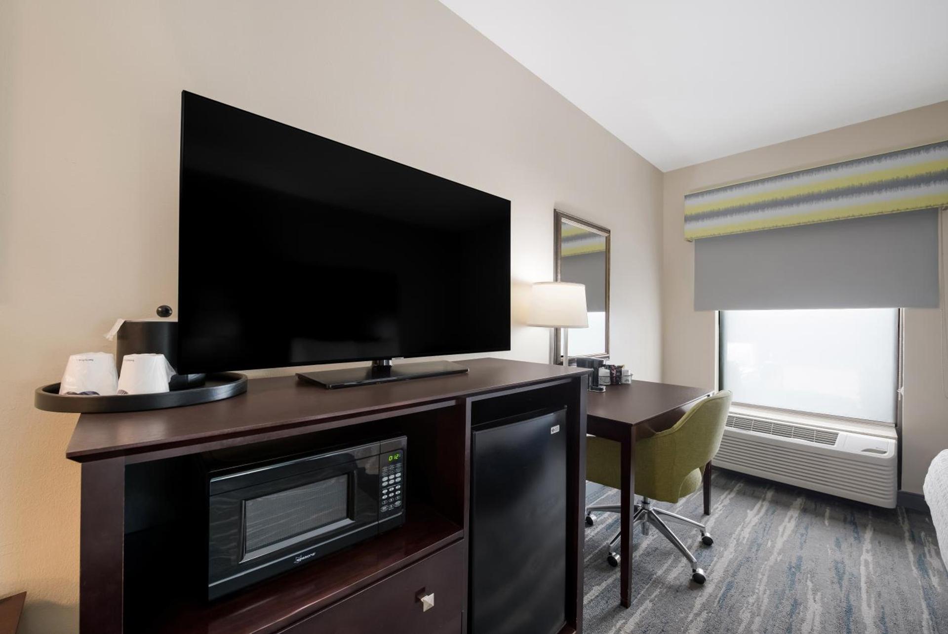 Hampton Inn Marshall photo 53