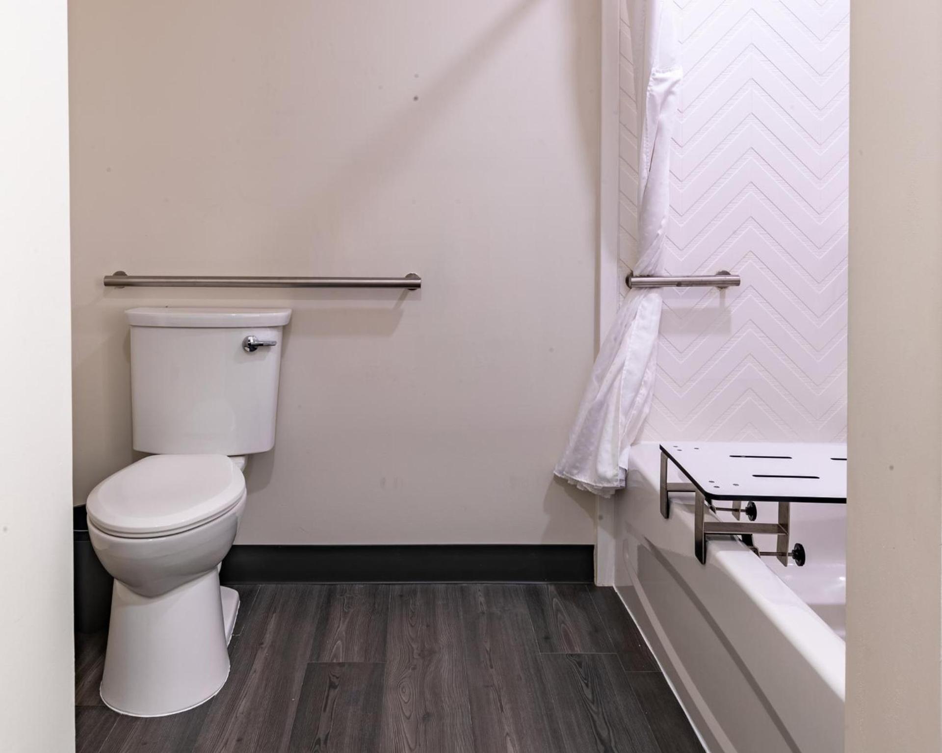 Courtyard by Marriott Atlanta Dunwoody photo 24
