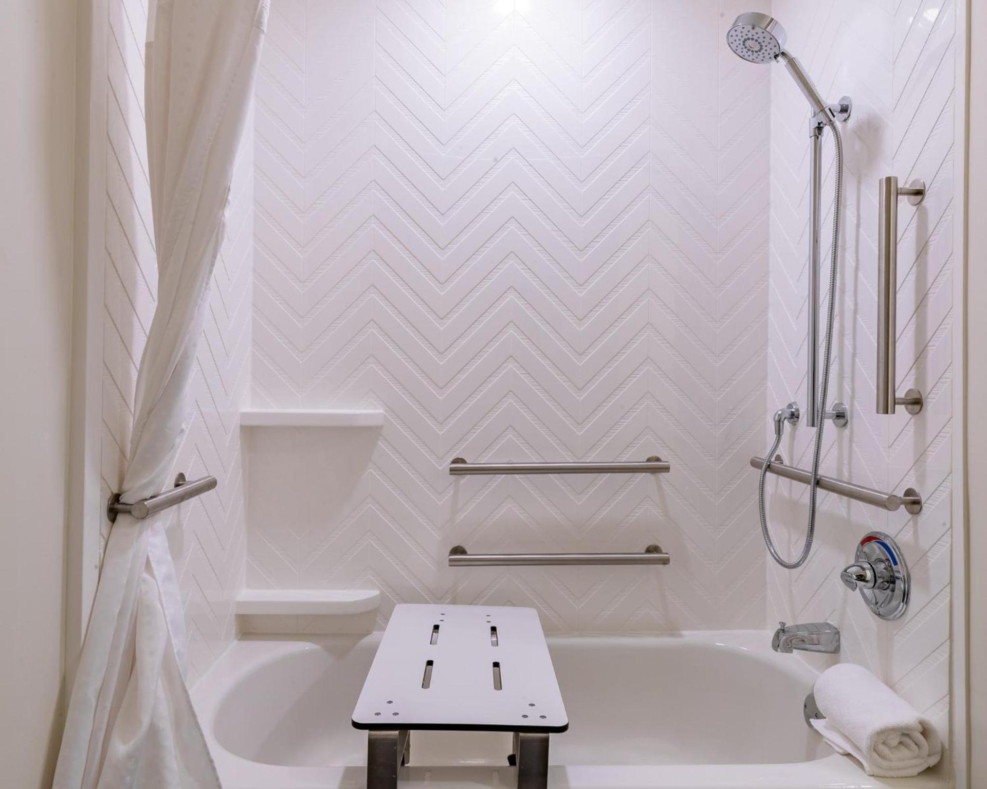 Courtyard by Marriott Atlanta Dunwoody photo 17