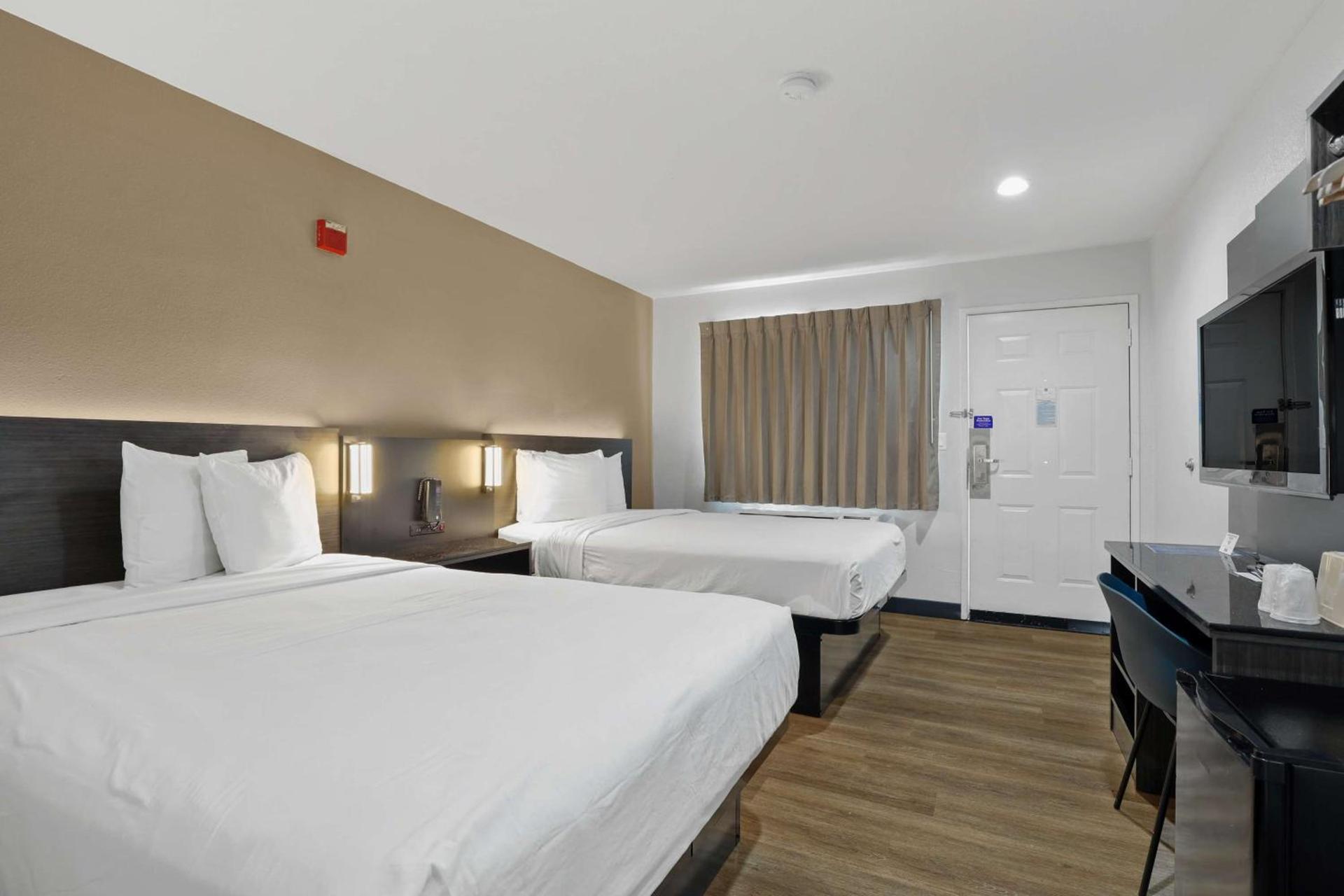 Motel 6-Escondido, CA photo 17