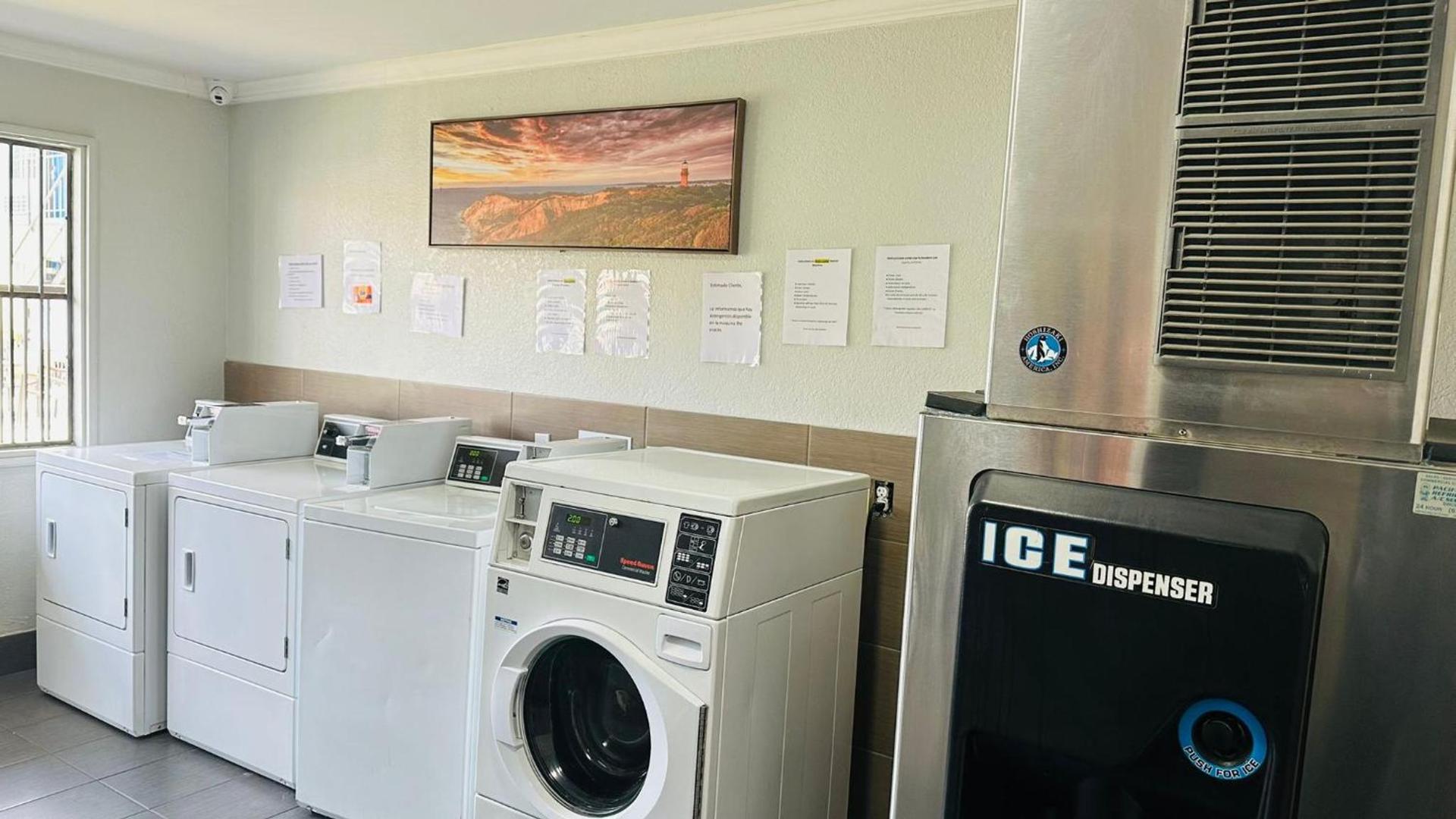 Studio 6 Suites San Ysidro CA San Diego South Bay photo 18