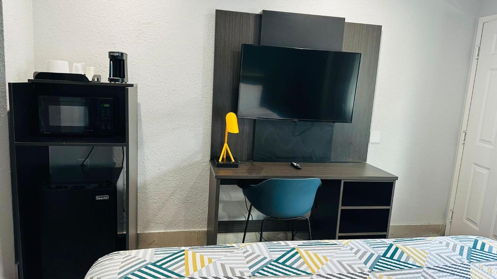 Studio 6 Suites San Ysidro CA San Diego South Bay photo 49
