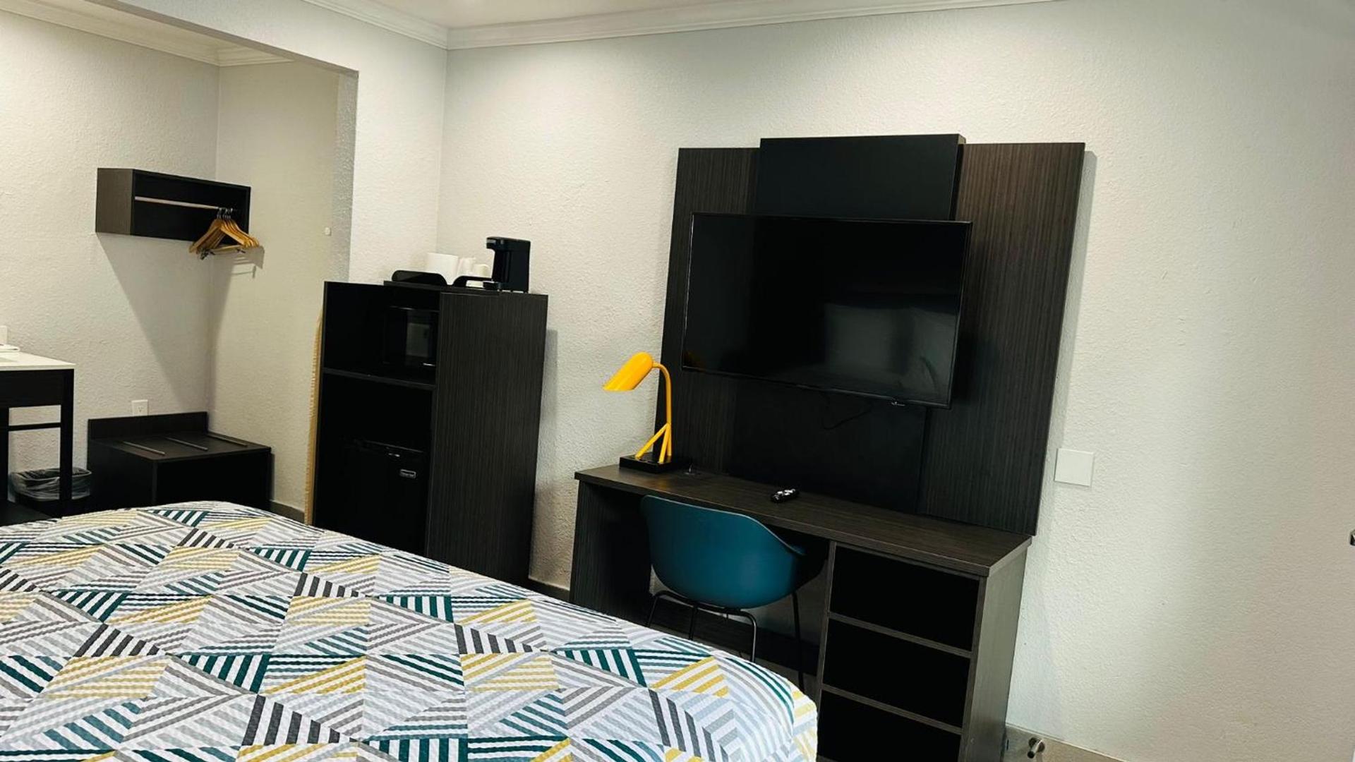 Studio 6 Suites San Ysidro CA San Diego South Bay photo 48