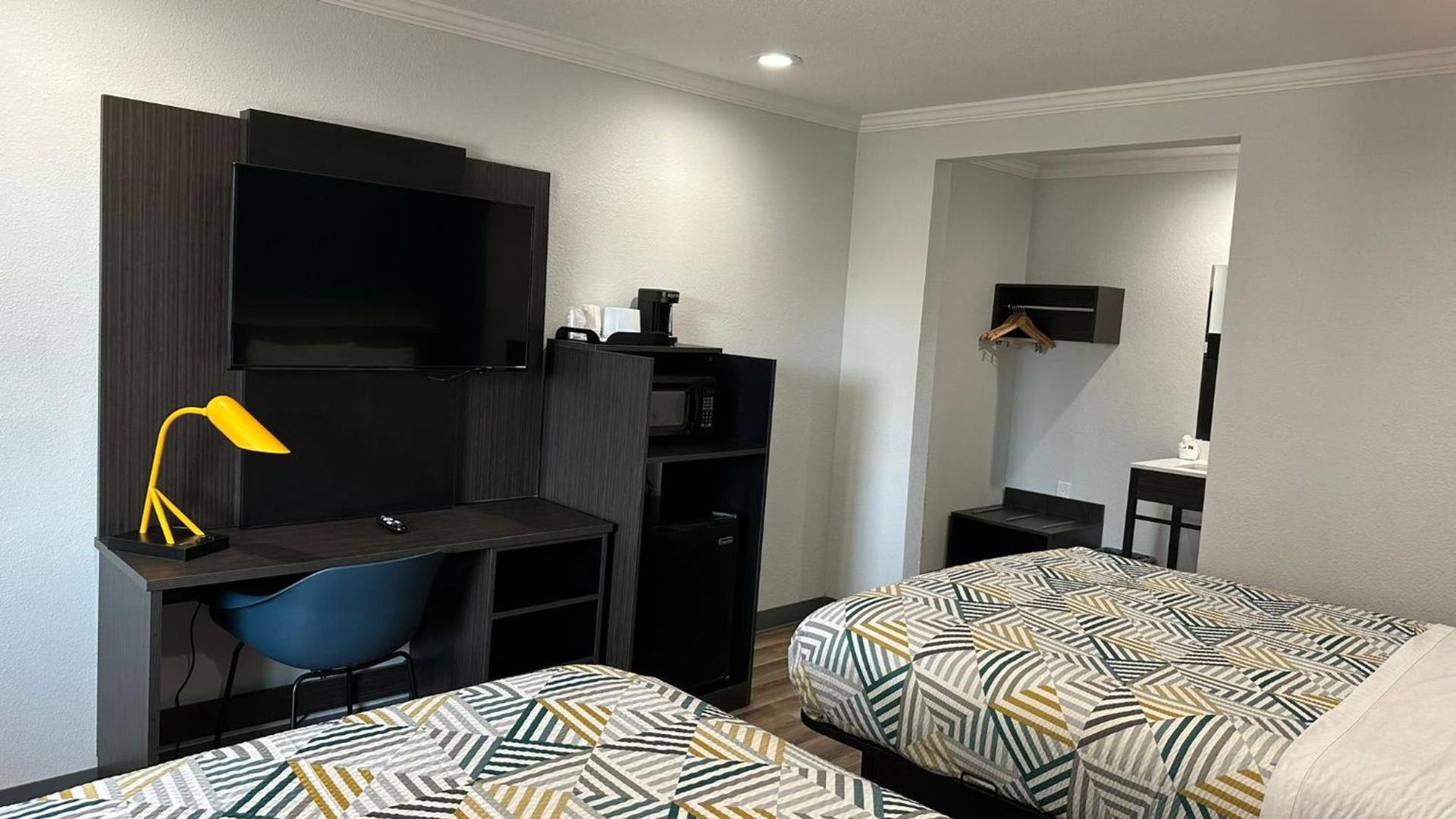 Studio 6 Suites San Ysidro CA San Diego South Bay photo 50