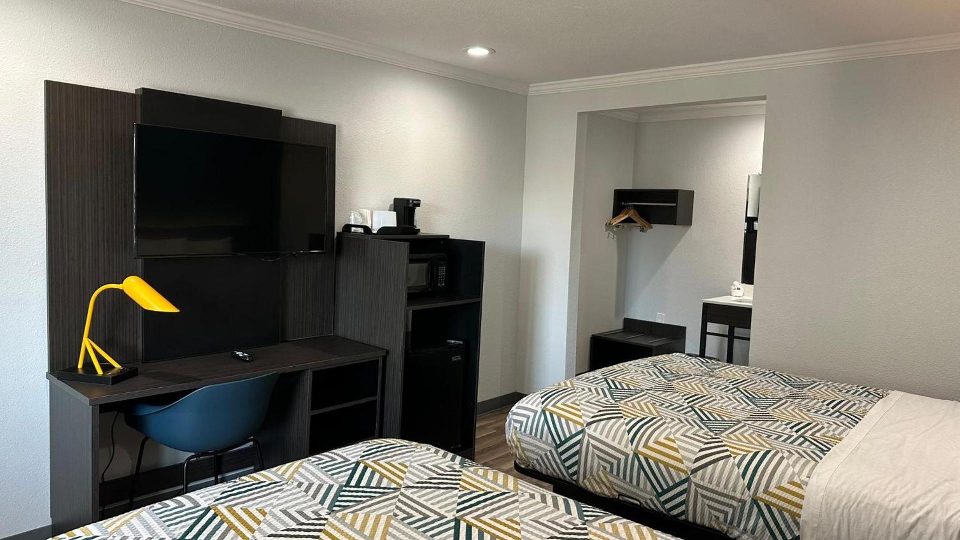 Studio 6 Suites San Ysidro CA San Diego South Bay photo 74