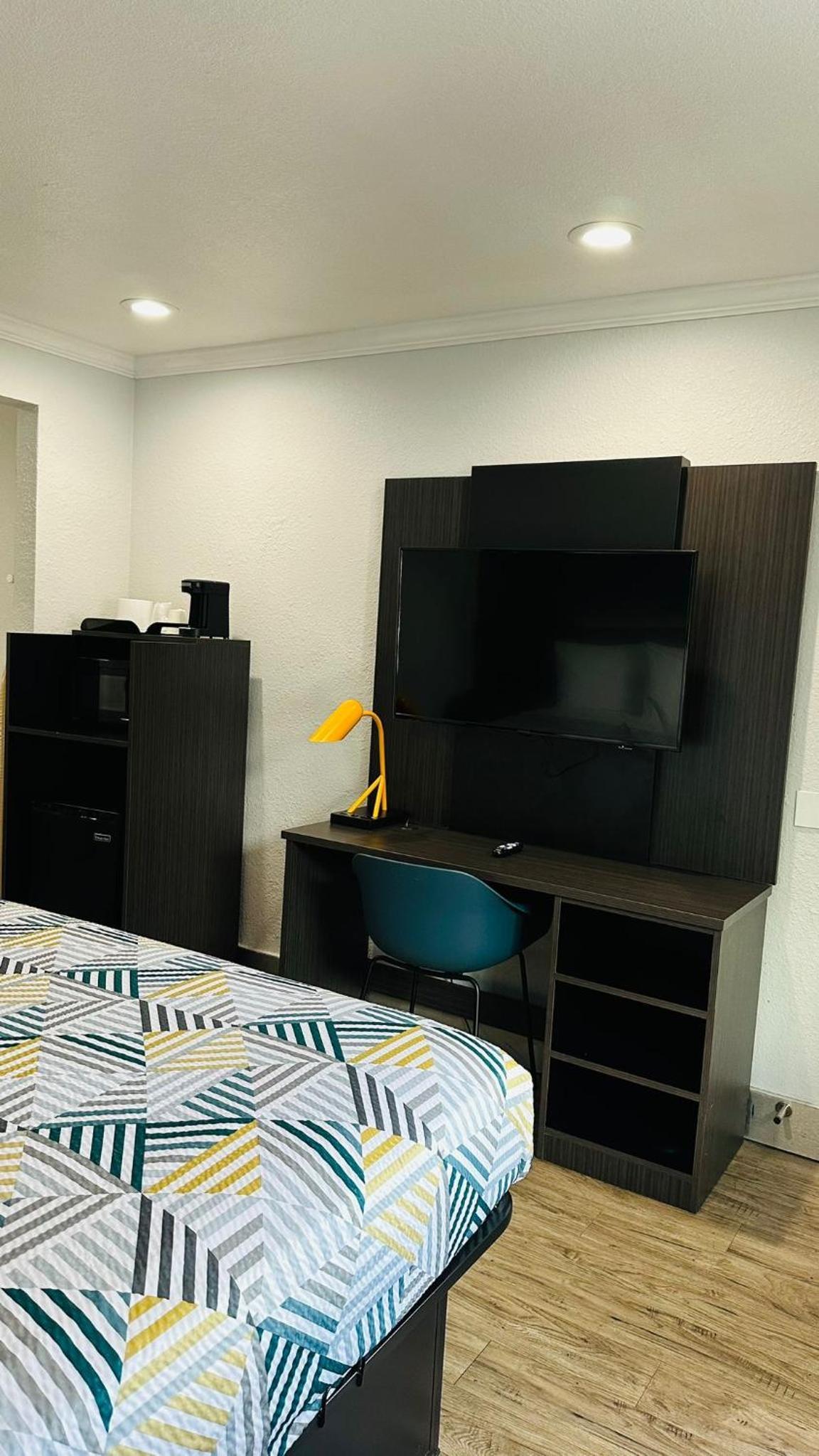 Studio 6 Suites San Ysidro CA San Diego South Bay photo 37